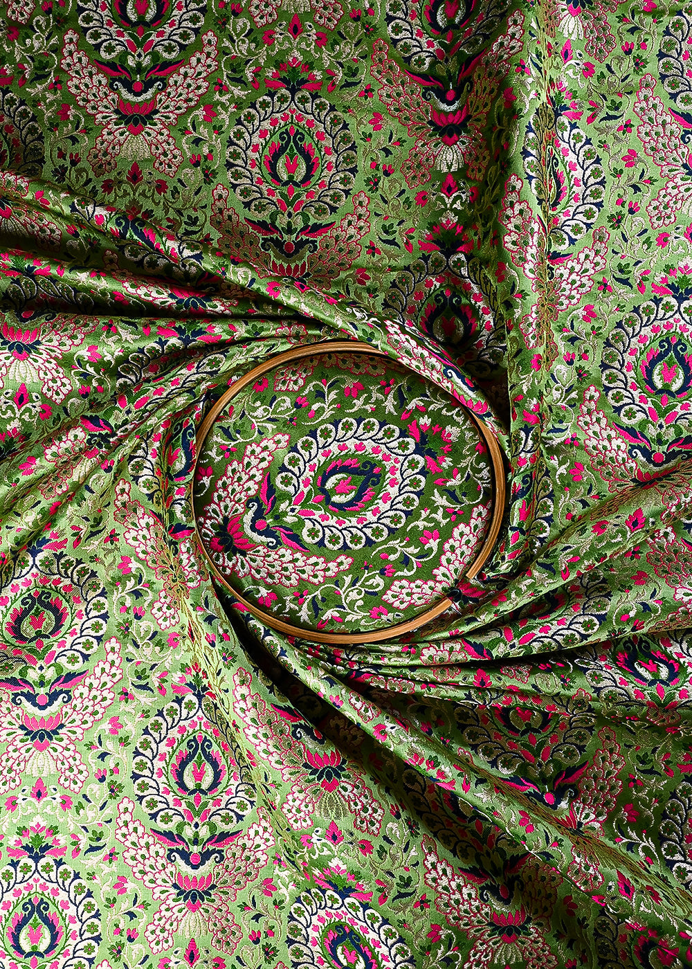 Green Pure Banarasi Brocade Fabric With All Over Thread And Zari Handloom 25283