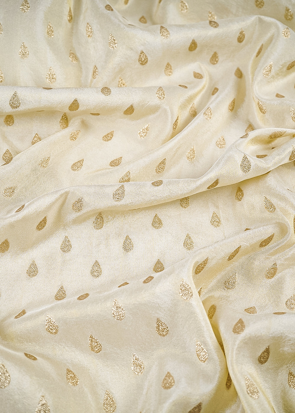 Golden Dyeable Tissue Fabric With All Over Zari Handloom 25332