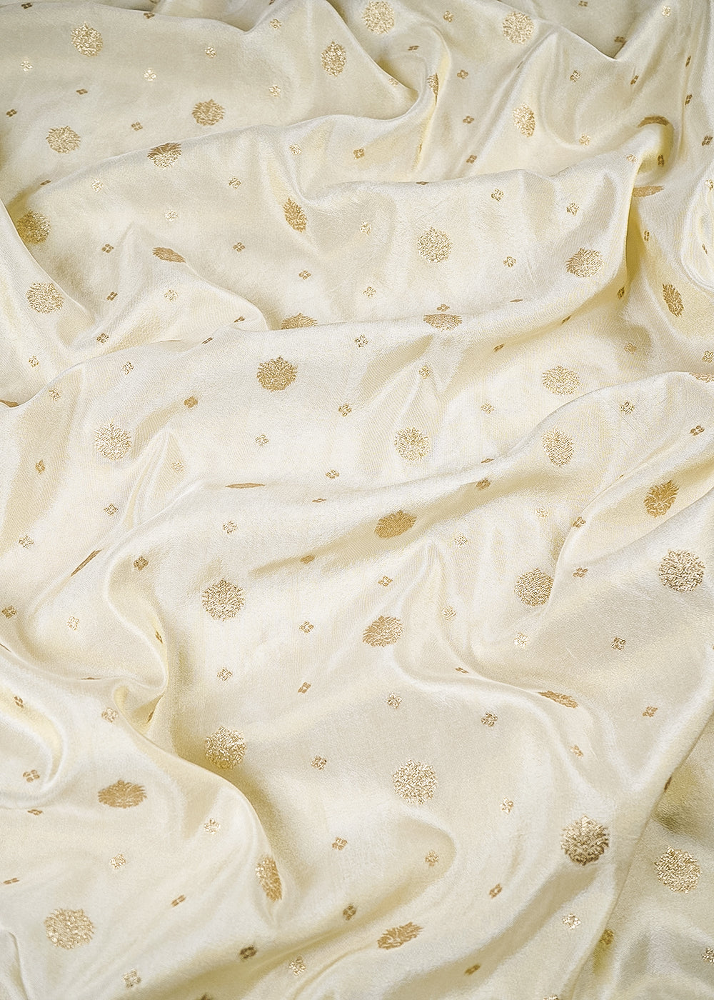 Golden Dyeable Tissue Fabric With All Over Zari Handloom 25335