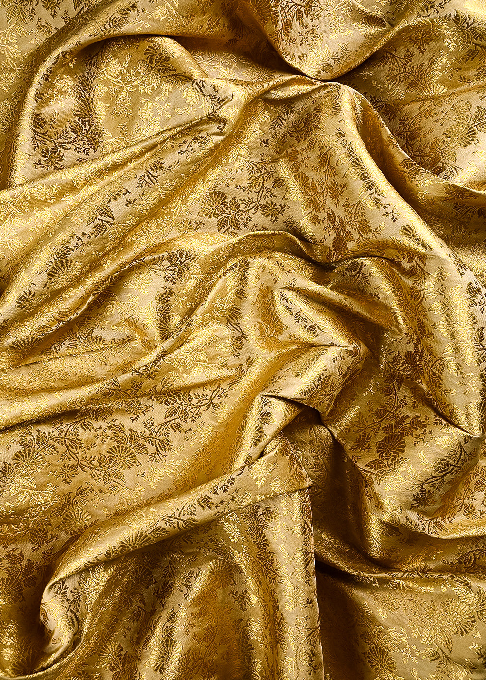 Beige Banarasi Brocade Fabric With All Over Thread And Zari Handloom 25697