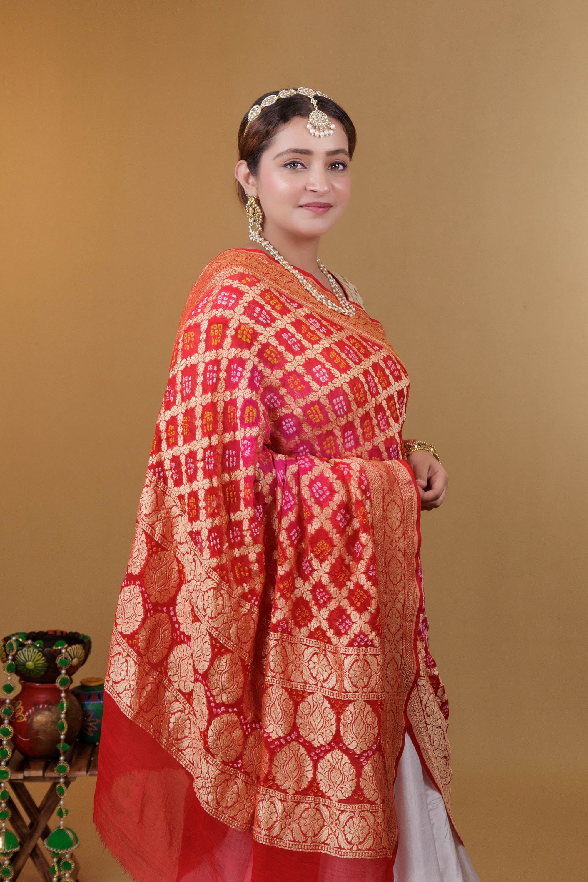 The Parampara - Red And Pink Pure Georgette Bandhani Handloom Dupatta 18912