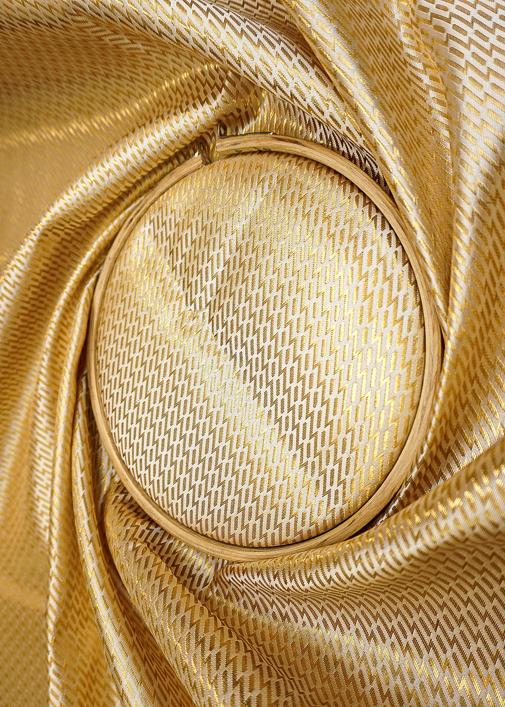 Banarasi-Brocade-with-Allover-Golden-Zari-Handloom-12466-close-view
