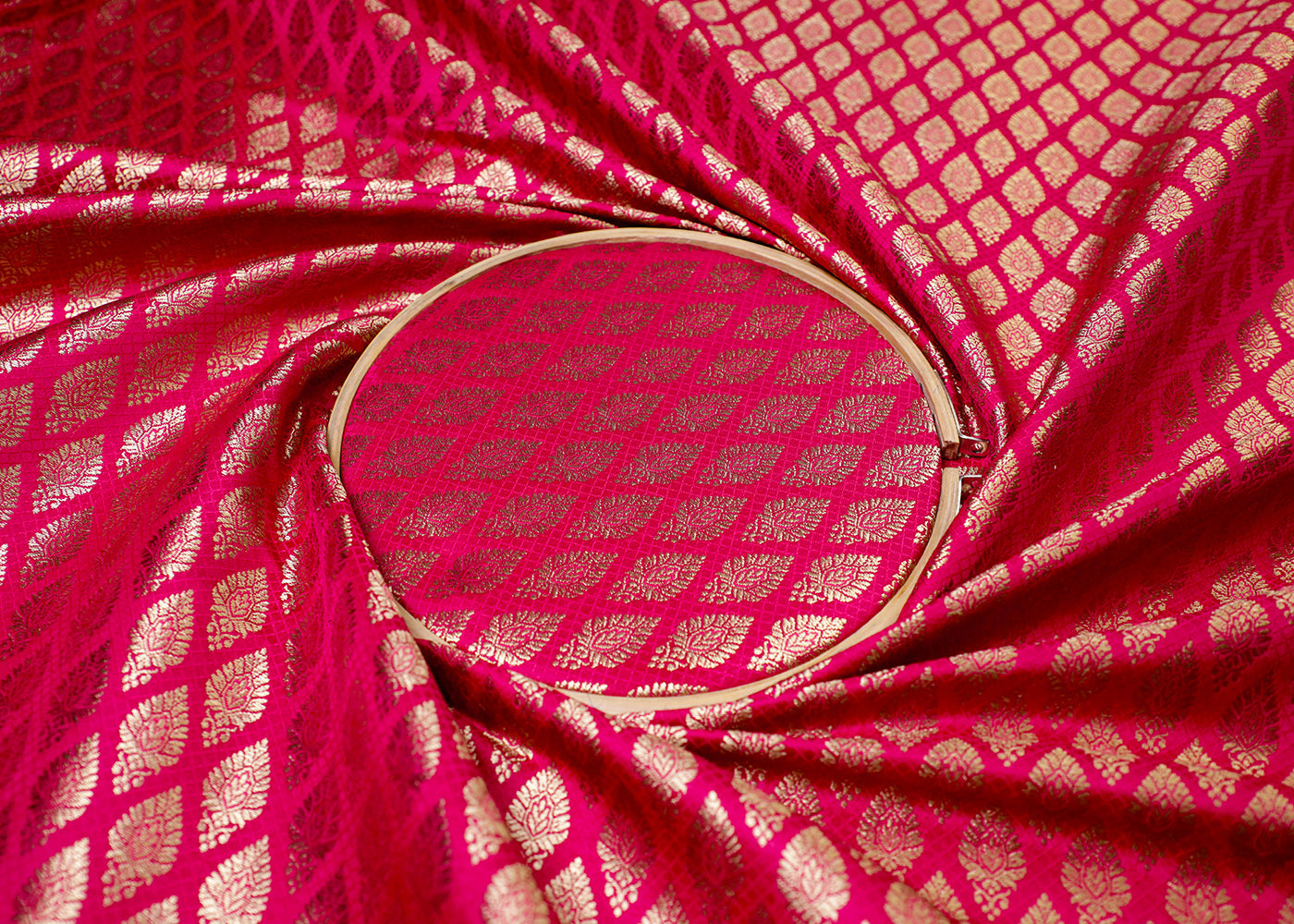 Rani Banarasi Brocade Fabric With All Over Thread And Golden Zari Handloom 16939