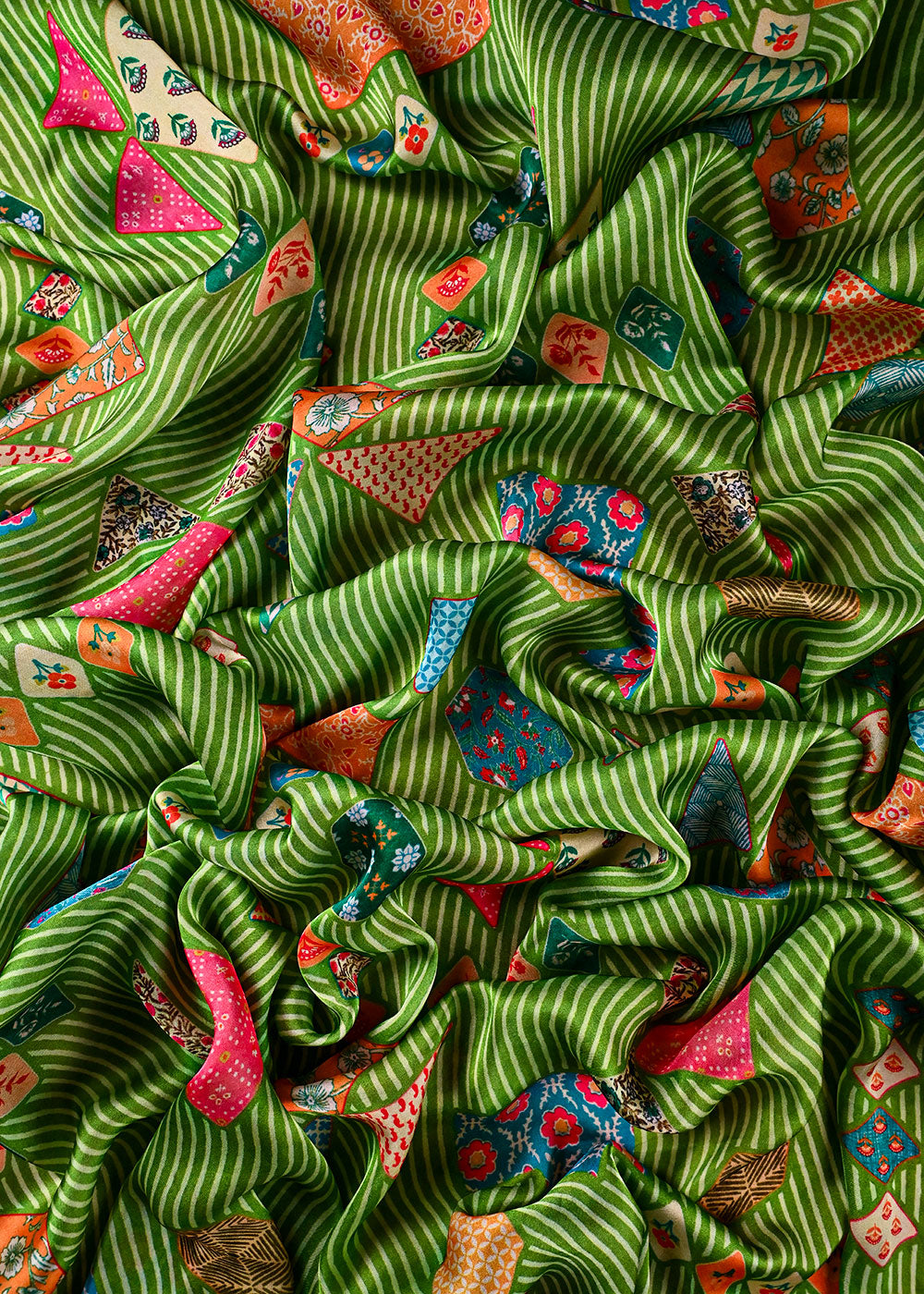 Green Georgette Satin Fabric With All Over Abstarct Print 17043