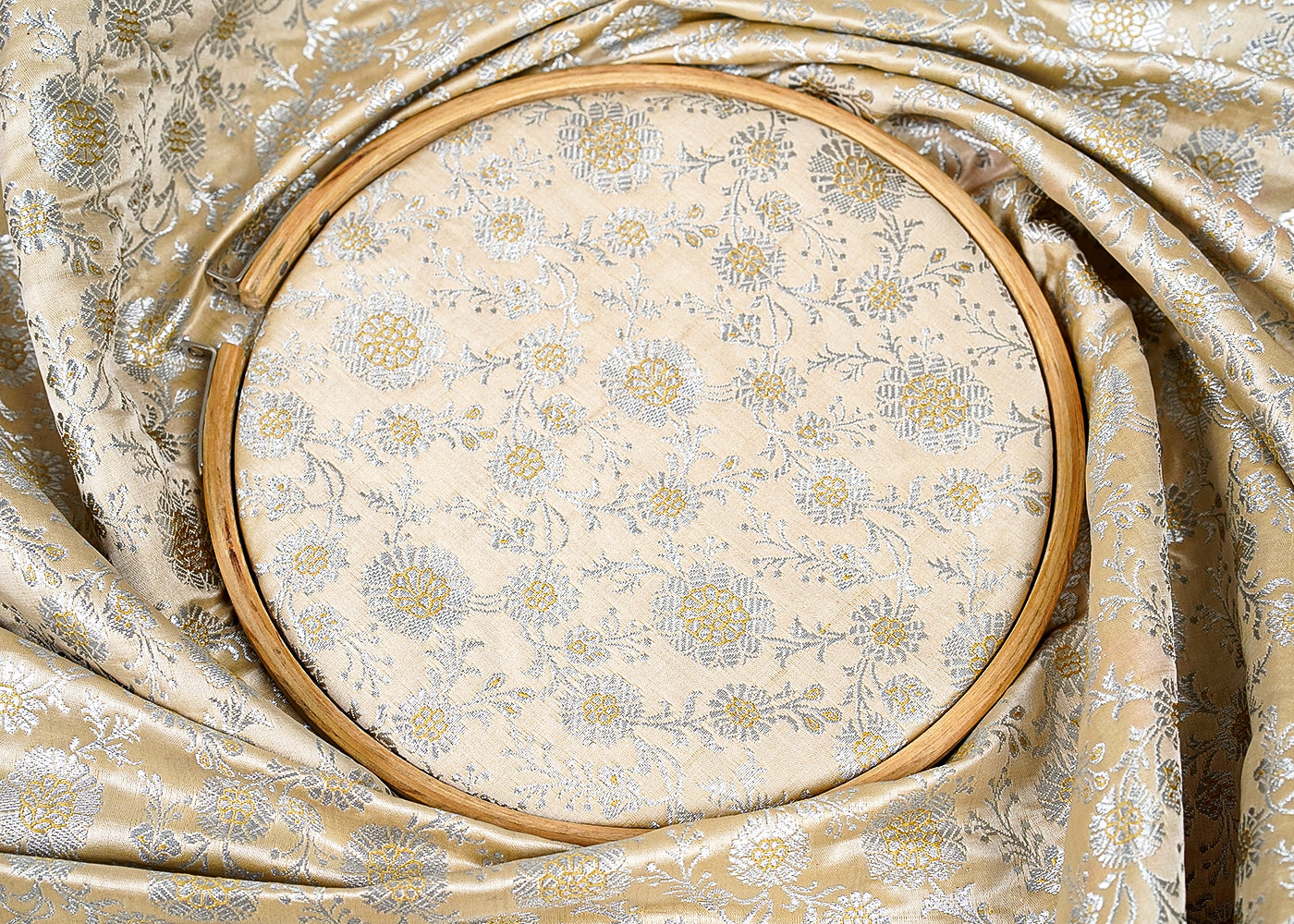 ( Pre-Cut 0.6 MTR) Cream Banarasi Brocade Fabric With All Over Silver Zari Handloom 18153