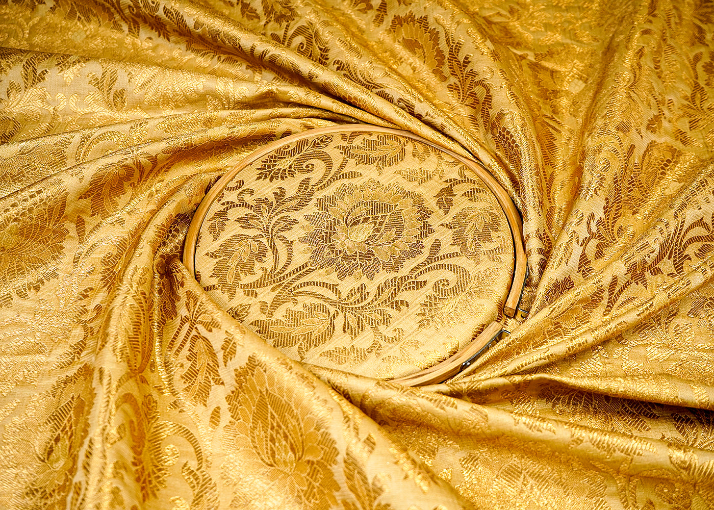 (Pre-Cut 1.5 MTR) Golden Banarasi Brocade Fabric With All Ove Golden Zari Handloom 18381