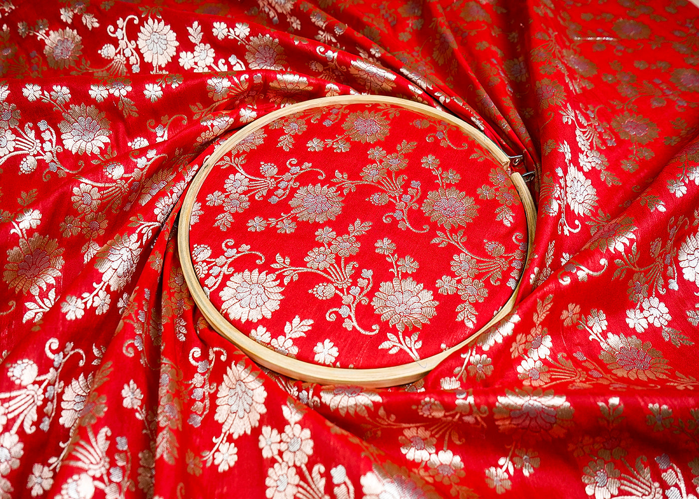 (Pre-Cut 0.9 MTR) Red Banarasi Brocade Fabric With All Over Zari Handloom 18604