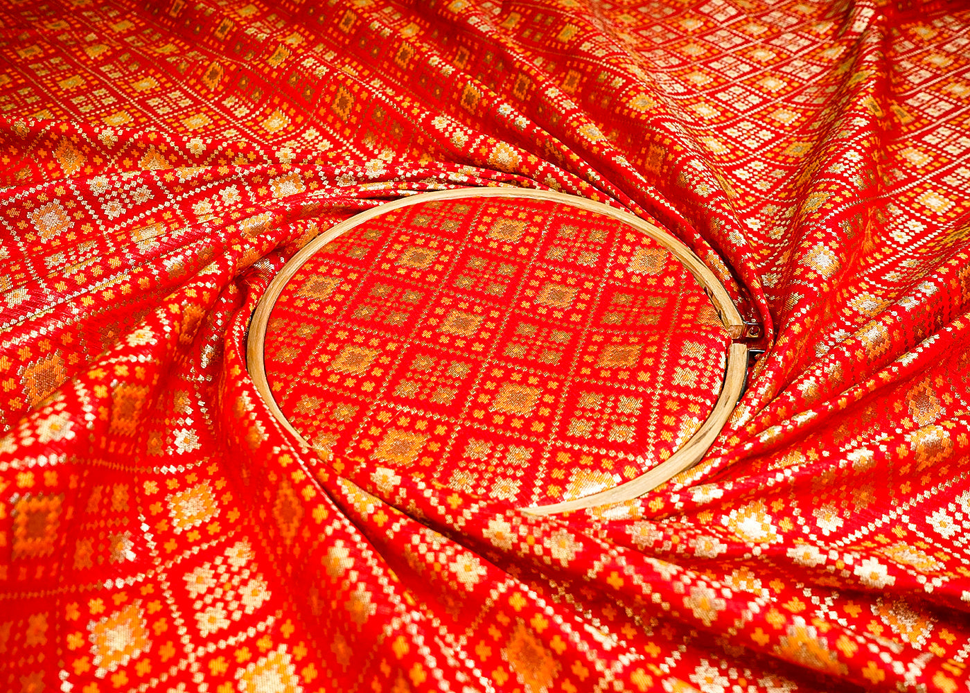(Pre-Cut 1.35 MTR) Red Banarasi Brocade Fabric With All Over Zari Handloom 18615