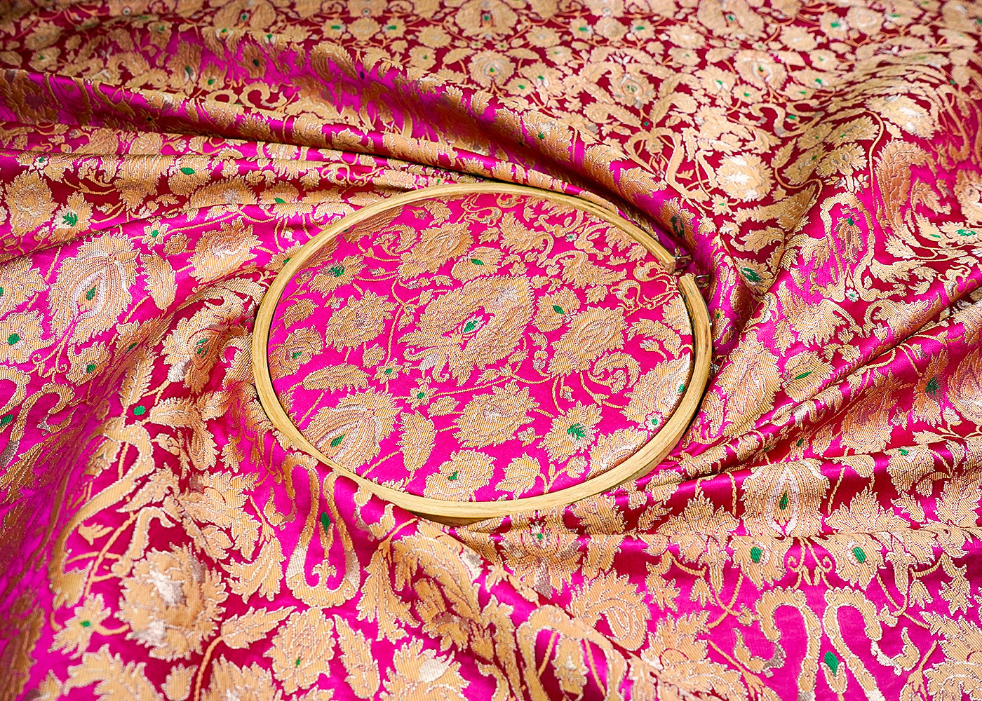 (Pre-Cut 0.75 MTR) Pink Banarasi Brocade Fabric With All Over Zari Handloom 18617