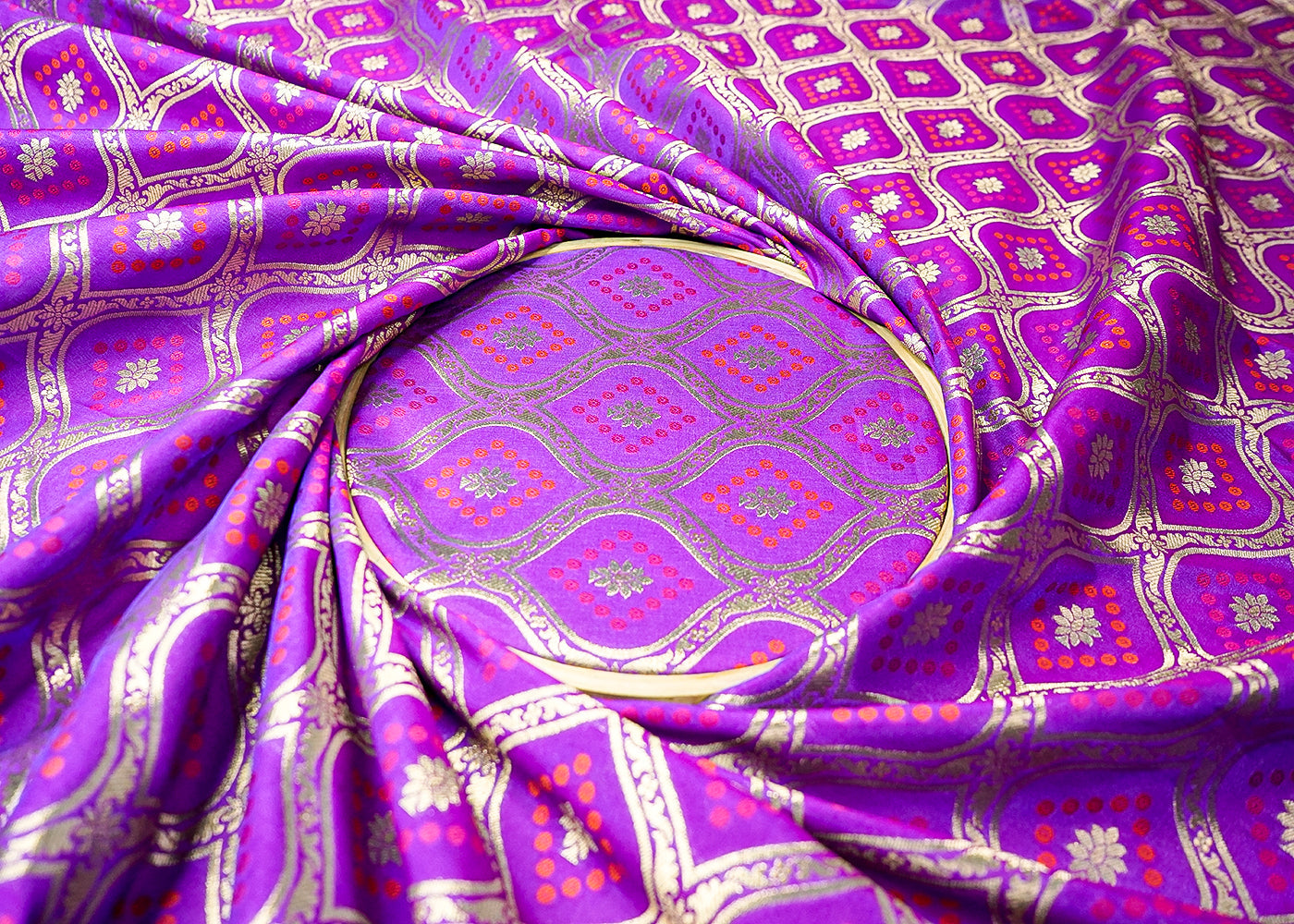 (Pre-Cut 2.7 MTR) Purple Banarasi Brocade Fabric With All Over Zari Handloom 18623