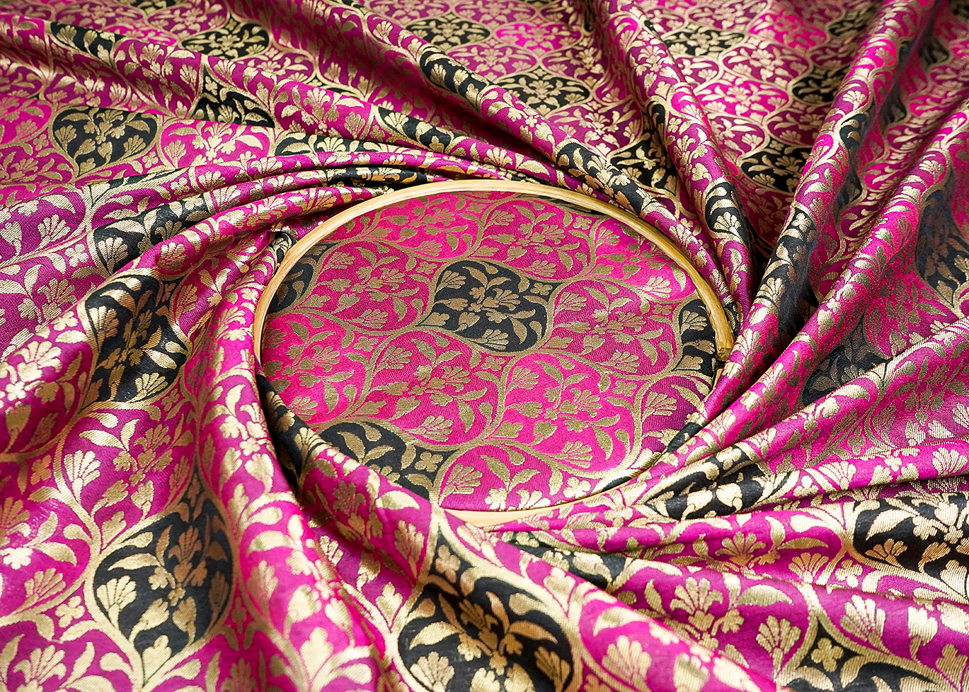 (Pre-Cut 2.3 MTR) Pink Banarasi Brocade Fabric With All Over Zari Handloom 18628