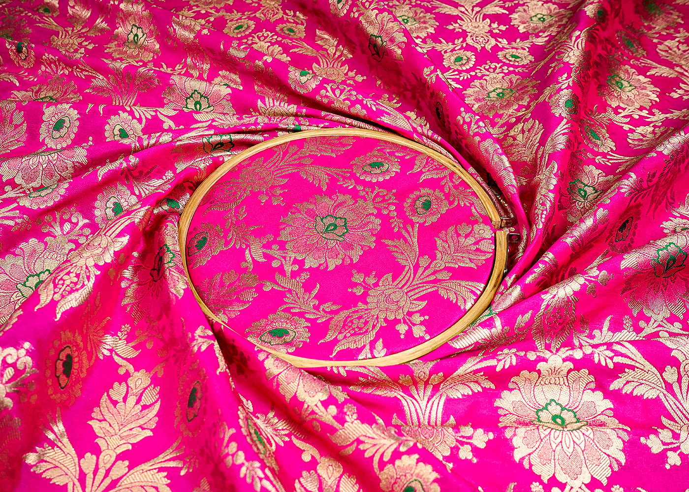 (Pre-Cut 1 MTR) Pink Banarasi Brocade Fabric With All Over Zari Handloom 18672
