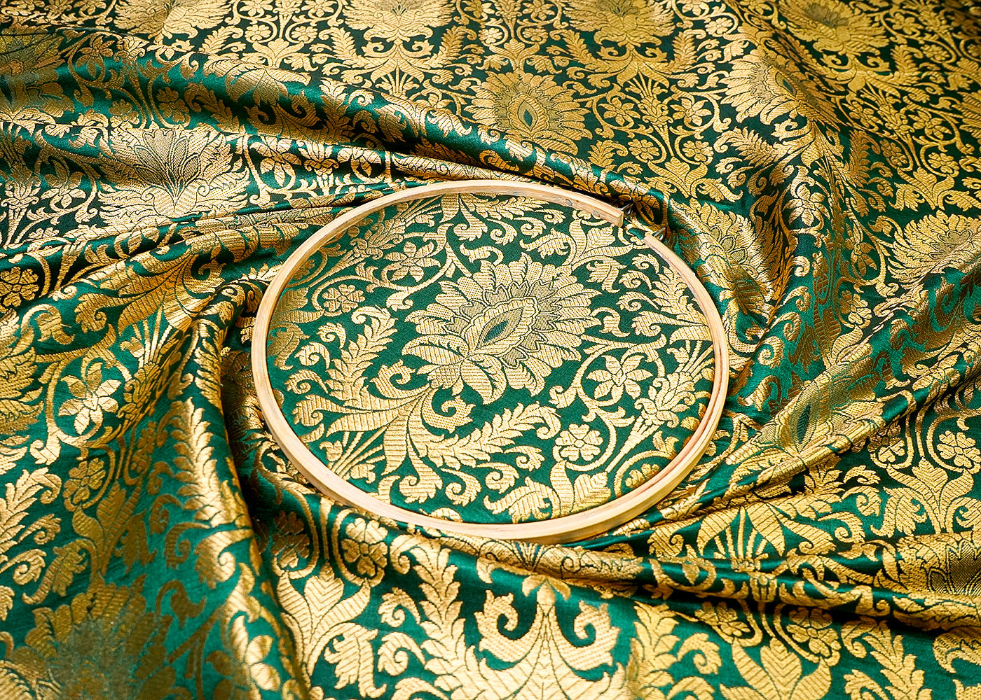 (Pre-Cut 0.75 MTR) Geen Banarasi Brocade Fabric With All Over Golden Zari Handloom 18687
