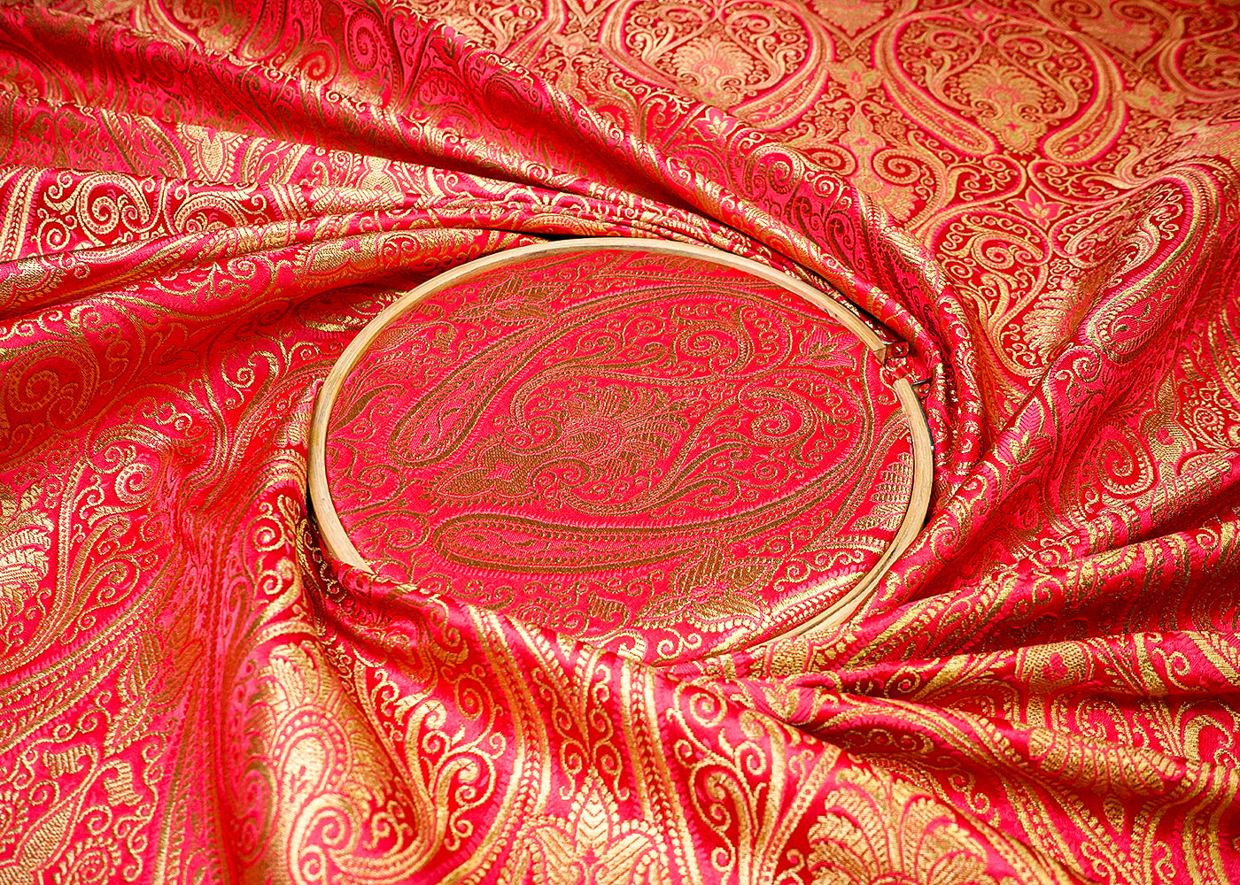 (Pre-Cut 1 MTR) Coral Pink Banarasi Brocade Fabric With All Over Golden Zari Handloom 18694