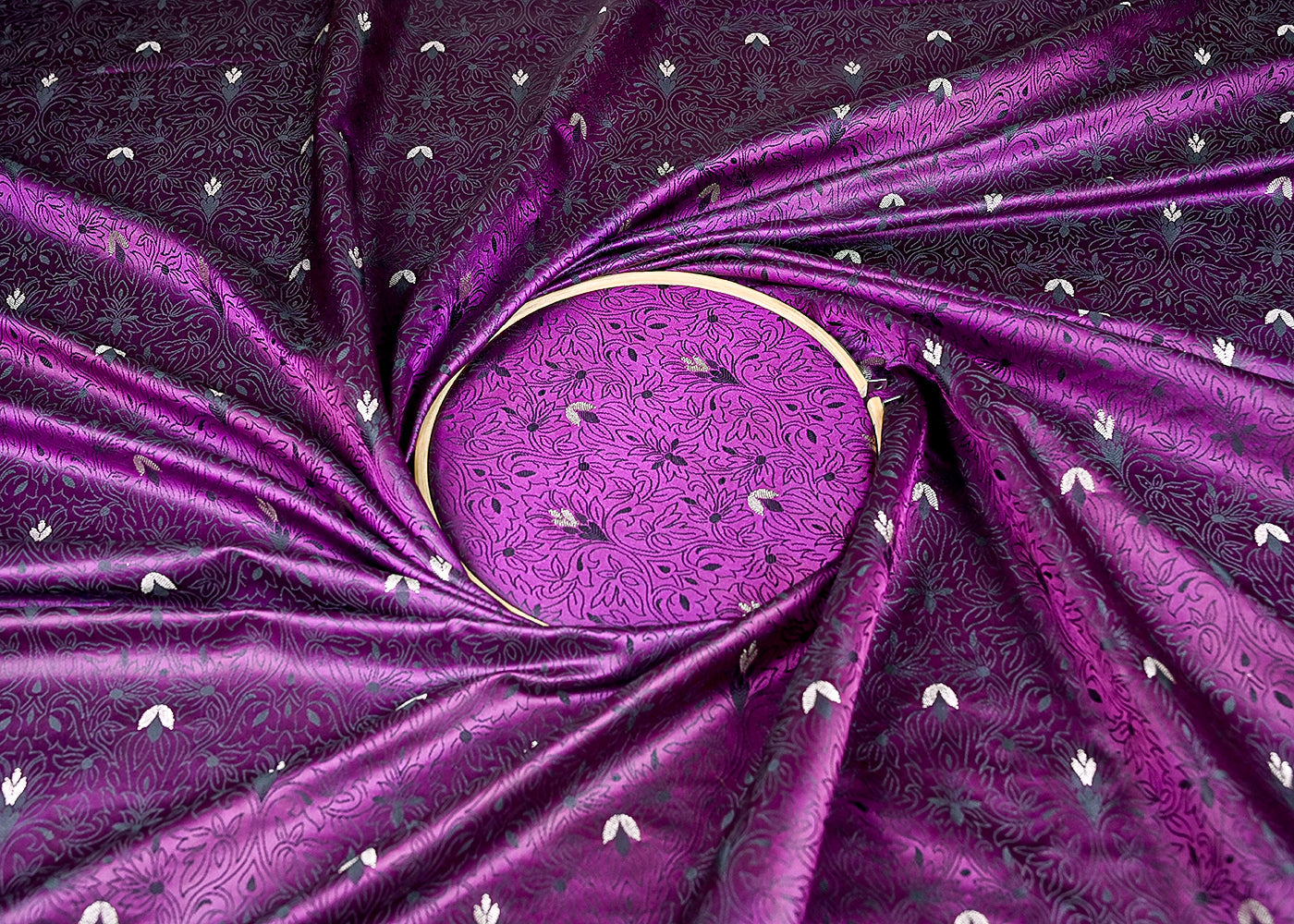 (Pre-Cut 1 MTR) Purple Banarasi Brocade Fabric With All Over Thread And Zari Handloom 18728