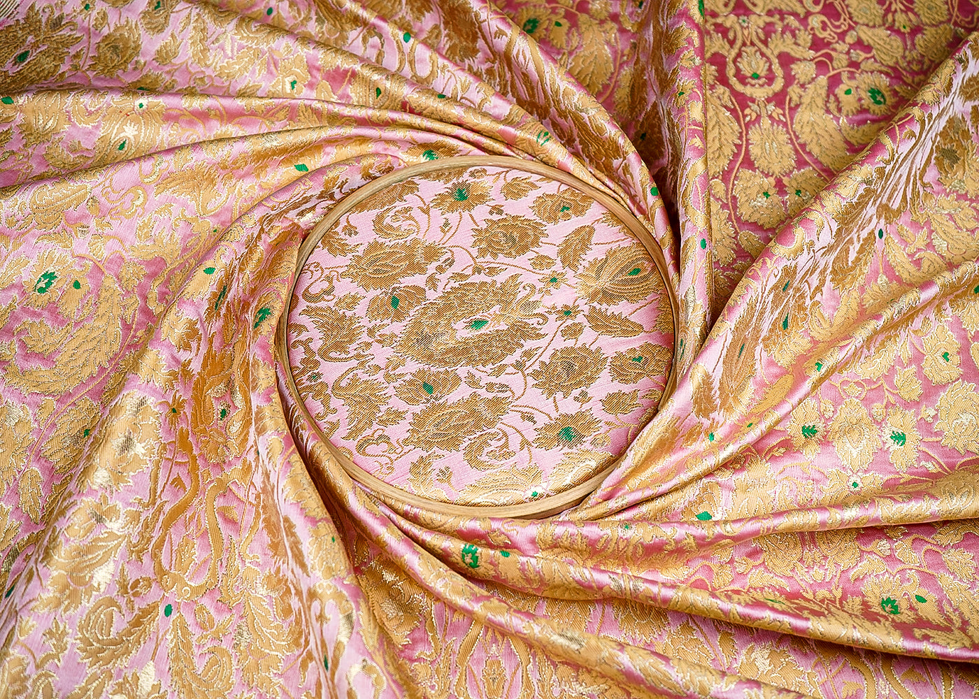 (Pre-Cut 1 MTR) Pastel Pink Banarasi Brocade Fabric With All Over Thread And Zari Handloom 18786