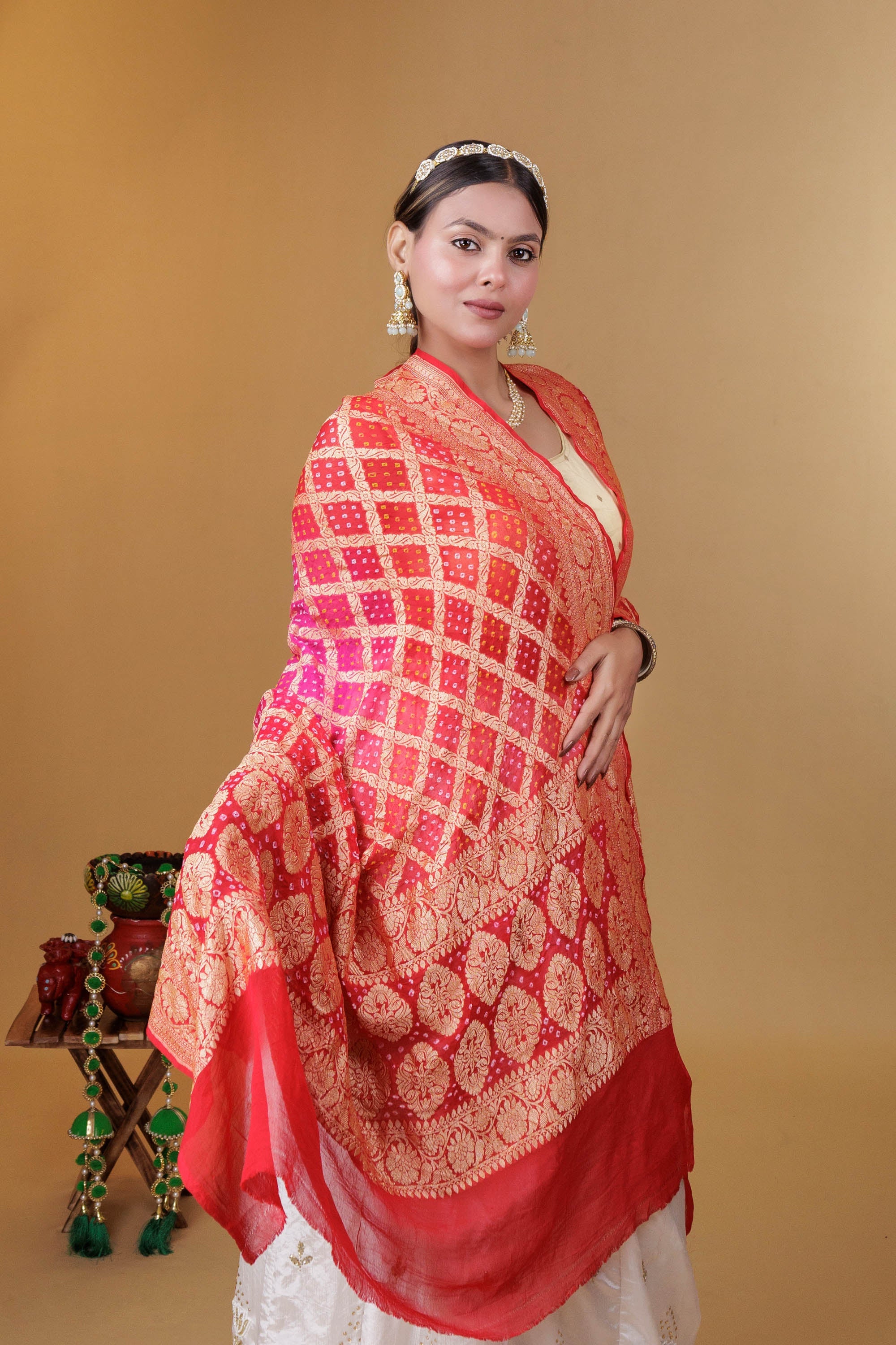 The Parampara -  Red And Pink Pure Georgette Bandhani Handloom Dupatta 18926