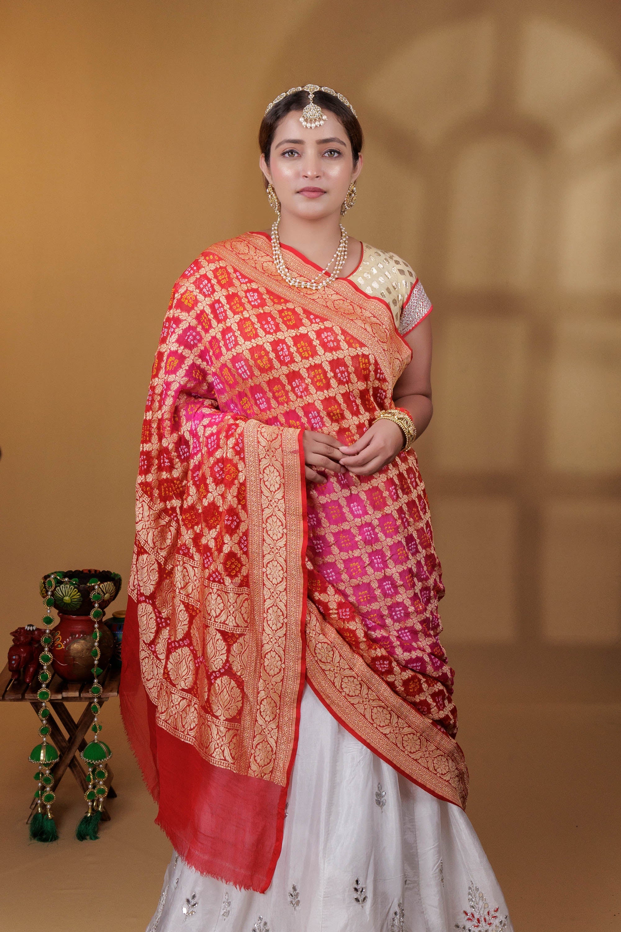 The Parampara -  Red And Pink Pure Georgette Bandhani Handloom Dupatta 18930