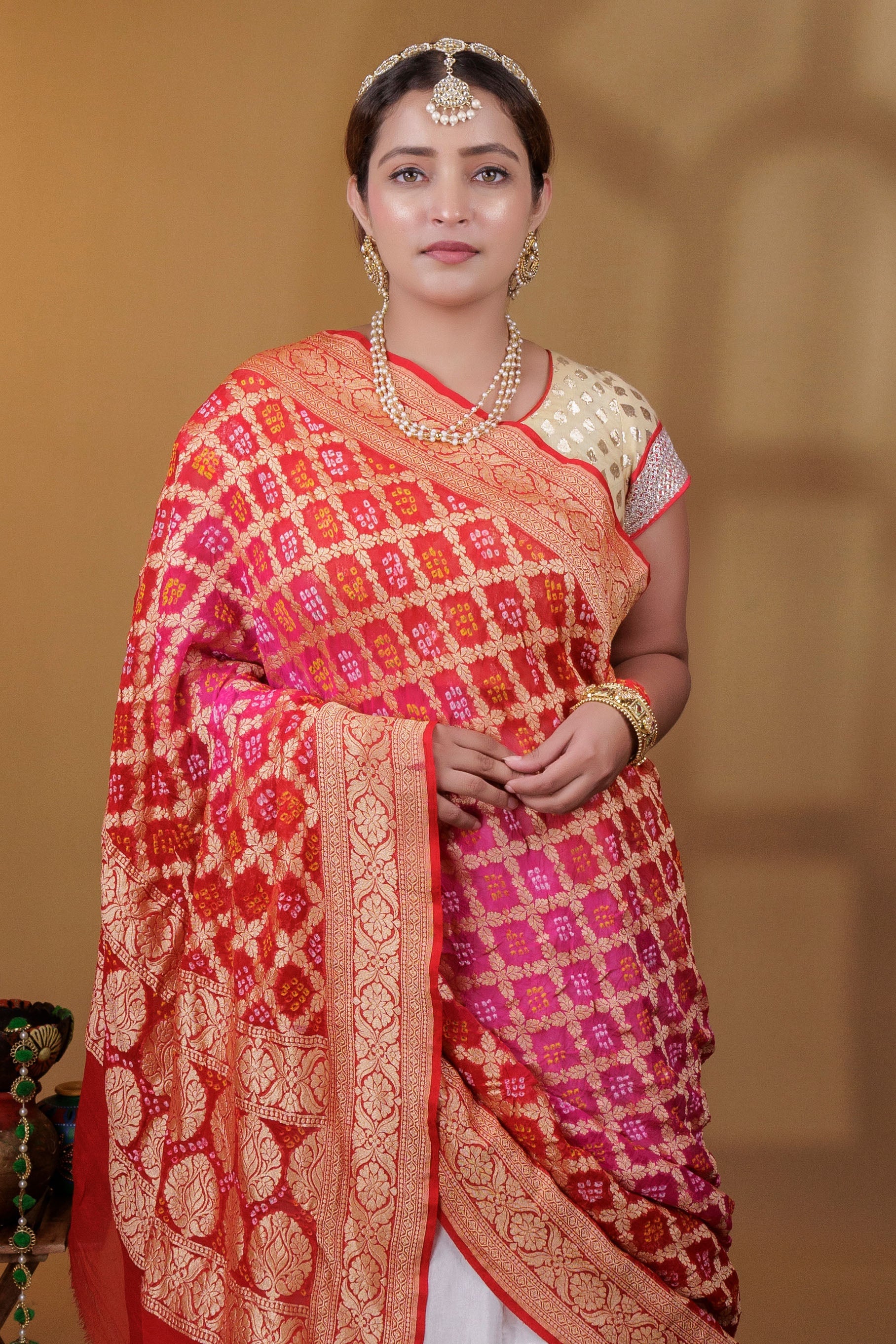 The Parampara -  Red And Pink Pure Georgette Bandhani Handloom Dupatta 18930