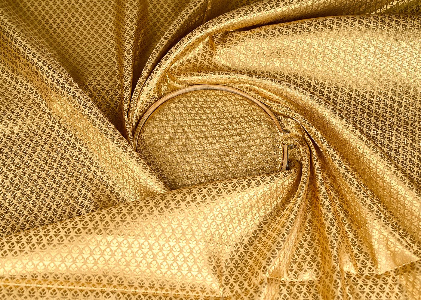 Golden-Banarasi-Brocade-Fabric-With-All-Over-Golden-Zari-Handloom-20144-close-view