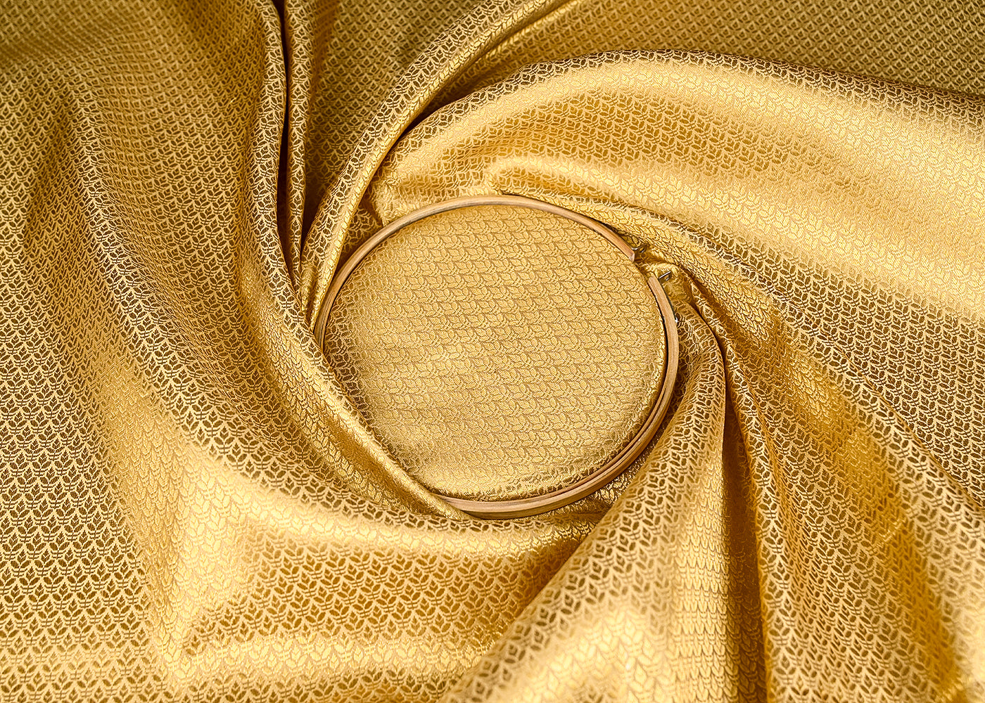 Golden-Banarasi-Brocade-Fabric-With-All-Over-Golden-Zari-Handloom-20153-close-view