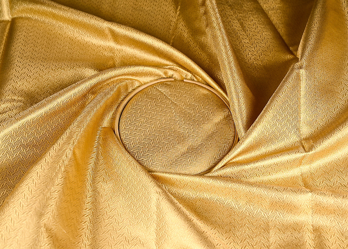 Golden-Banarasi-Brocade-Fabric-With-All-Over-Golden-Zari-Handloom-20154-close-view