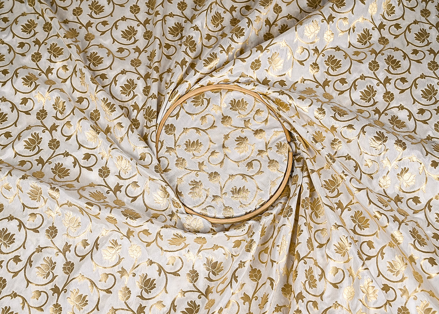 White  Silk Fabric With Allover Jaal Pattern Of Zari Handloom 20289