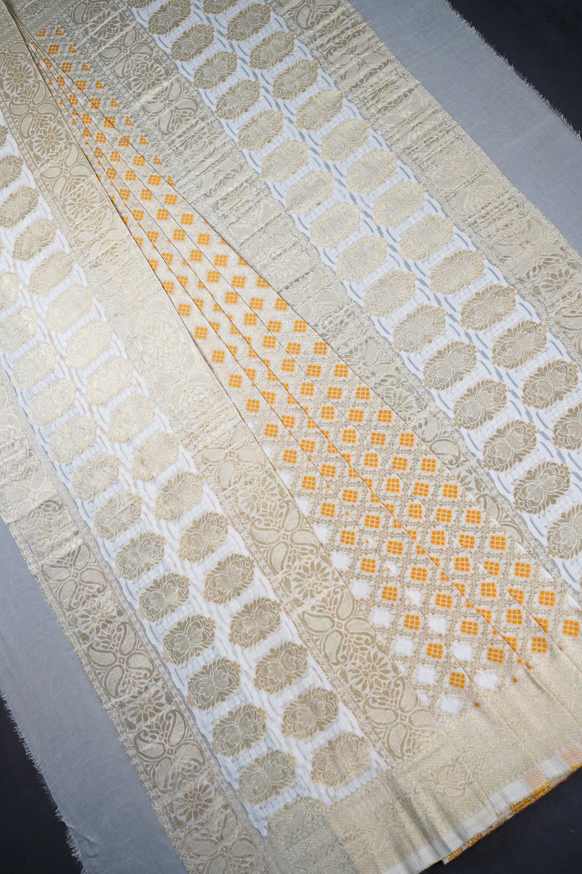 White Dyeable Georgette Dupatta With All Over Thread And Zari Handloom 20573