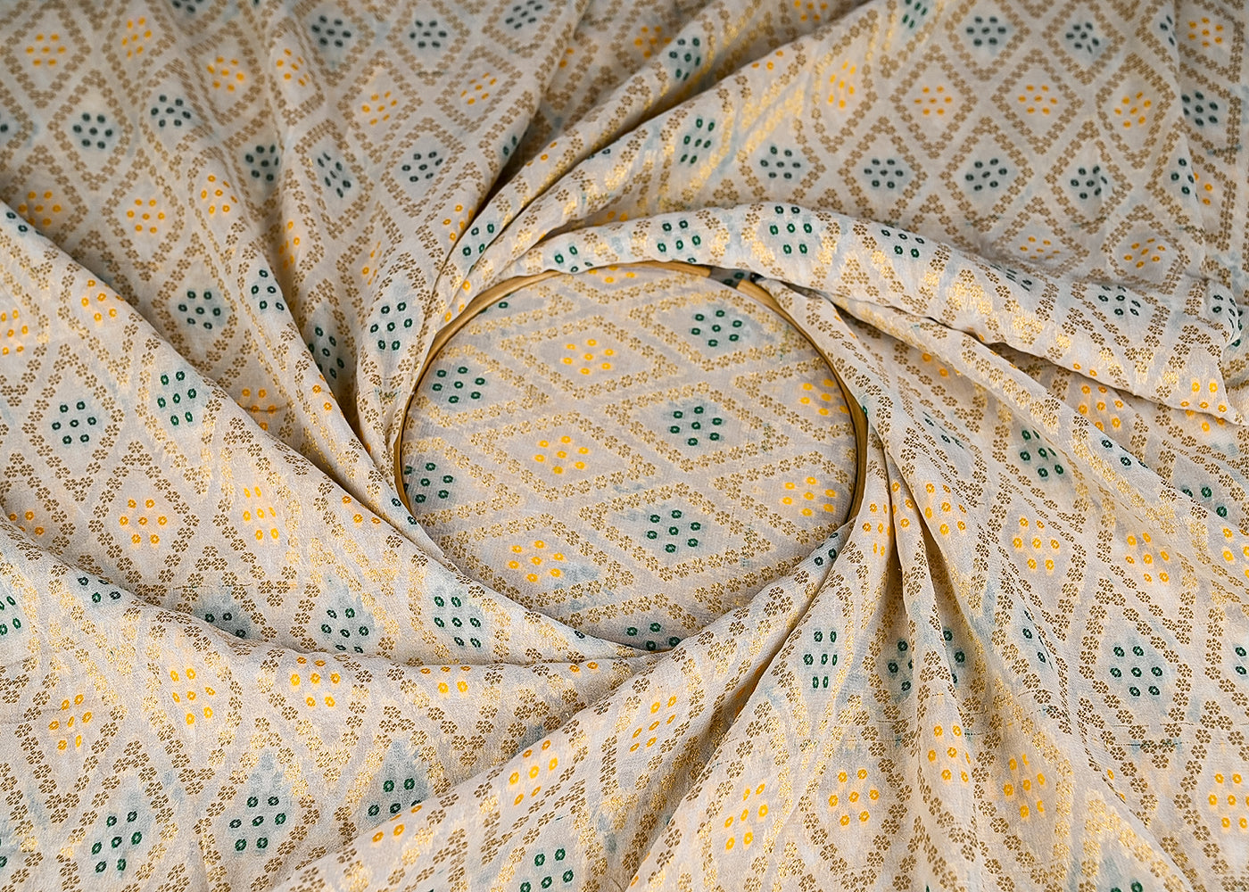 White Georgette Fabric With All Over Thread And Zari Handloom 20580