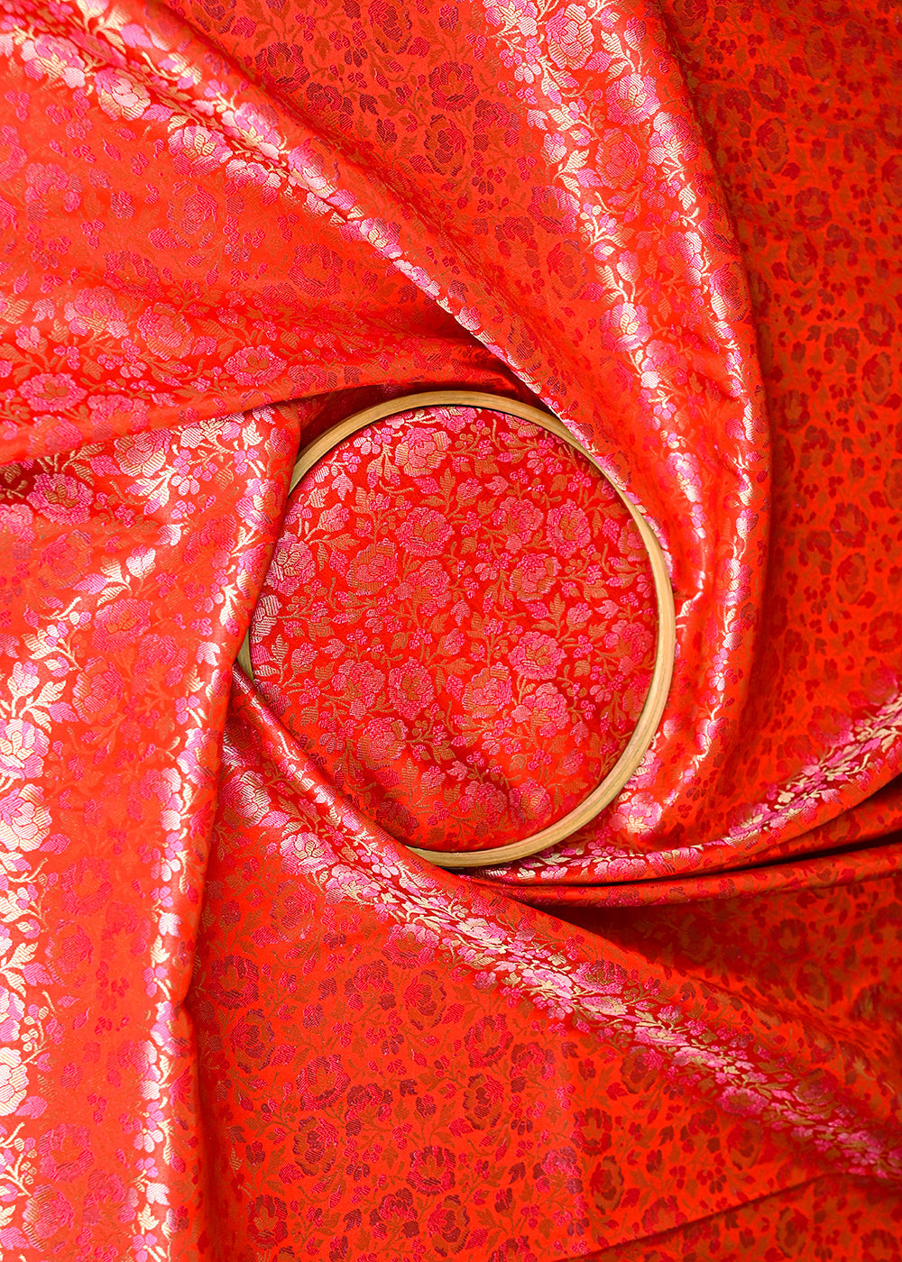 Red-Banarasi-Brocade-Fabric-With-All-Over-Thread-And-Zari-Handloom-20797-close-view