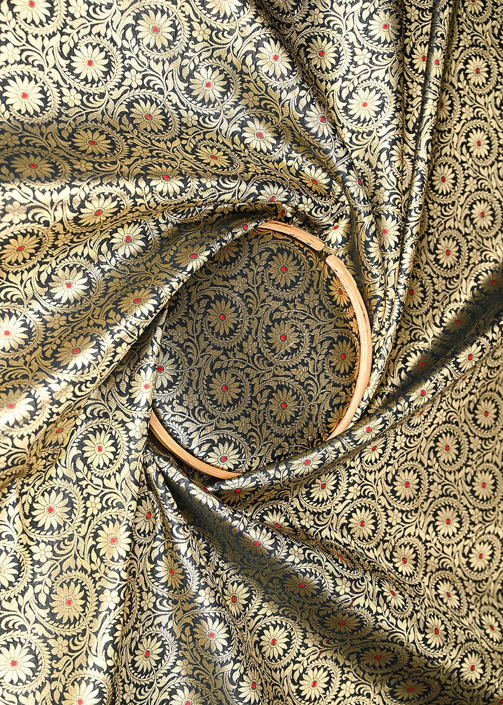Black-Banarasi-Brocade-Fabric-With-All-Over-Thread-And-Zari-Handloom-20946-close-view