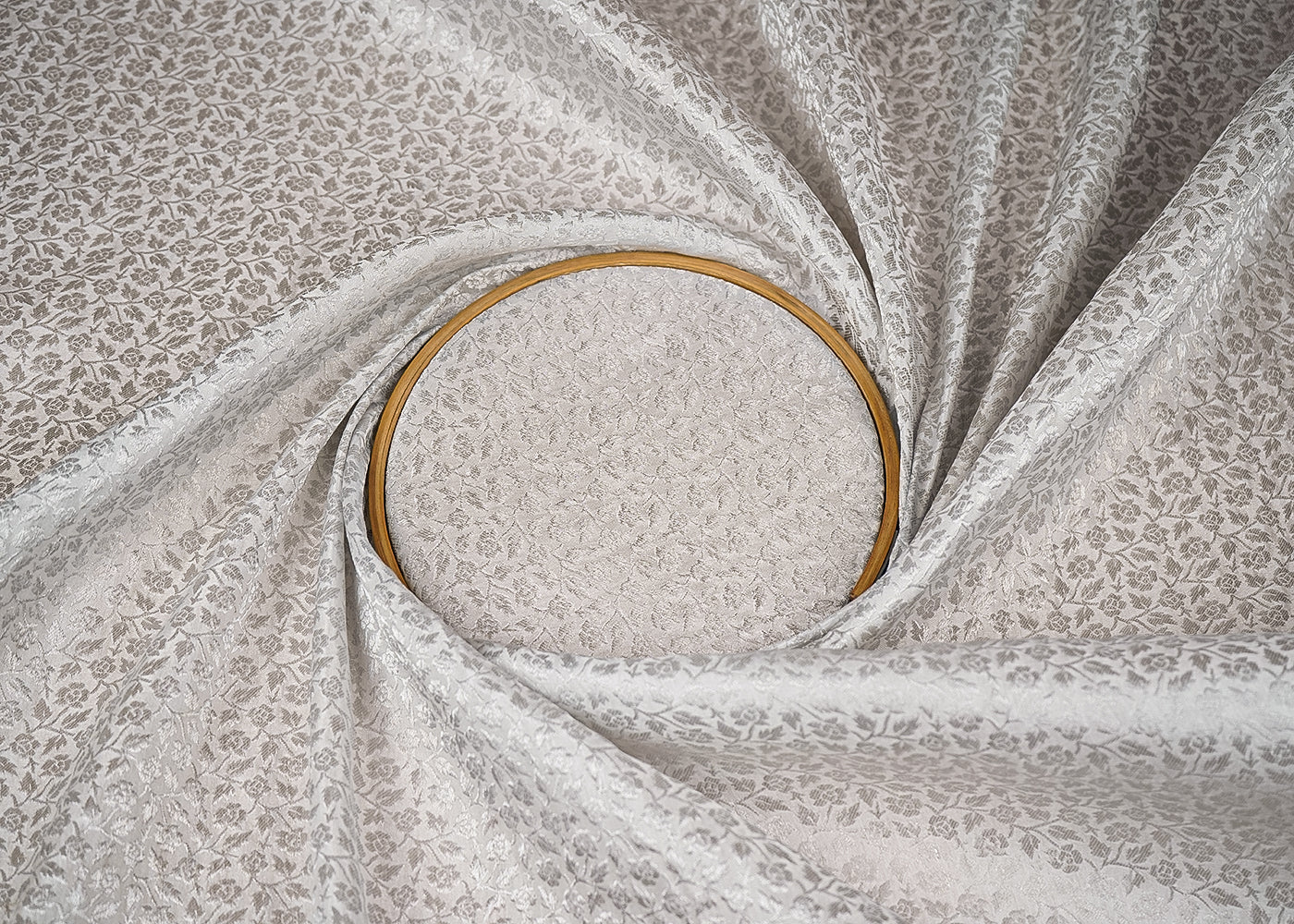 Silver-Banarasi-Brocade-Fabric-With-All-Over-Silver-Zari-Handloom-21000-close-view