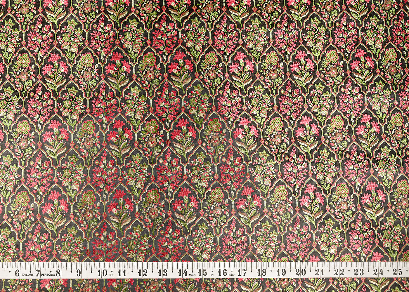 Black-Banarasi-Brocade-Fabric-With-All-Over-Thread-And-Golden-Zari-Handloom-21063-measuement-view