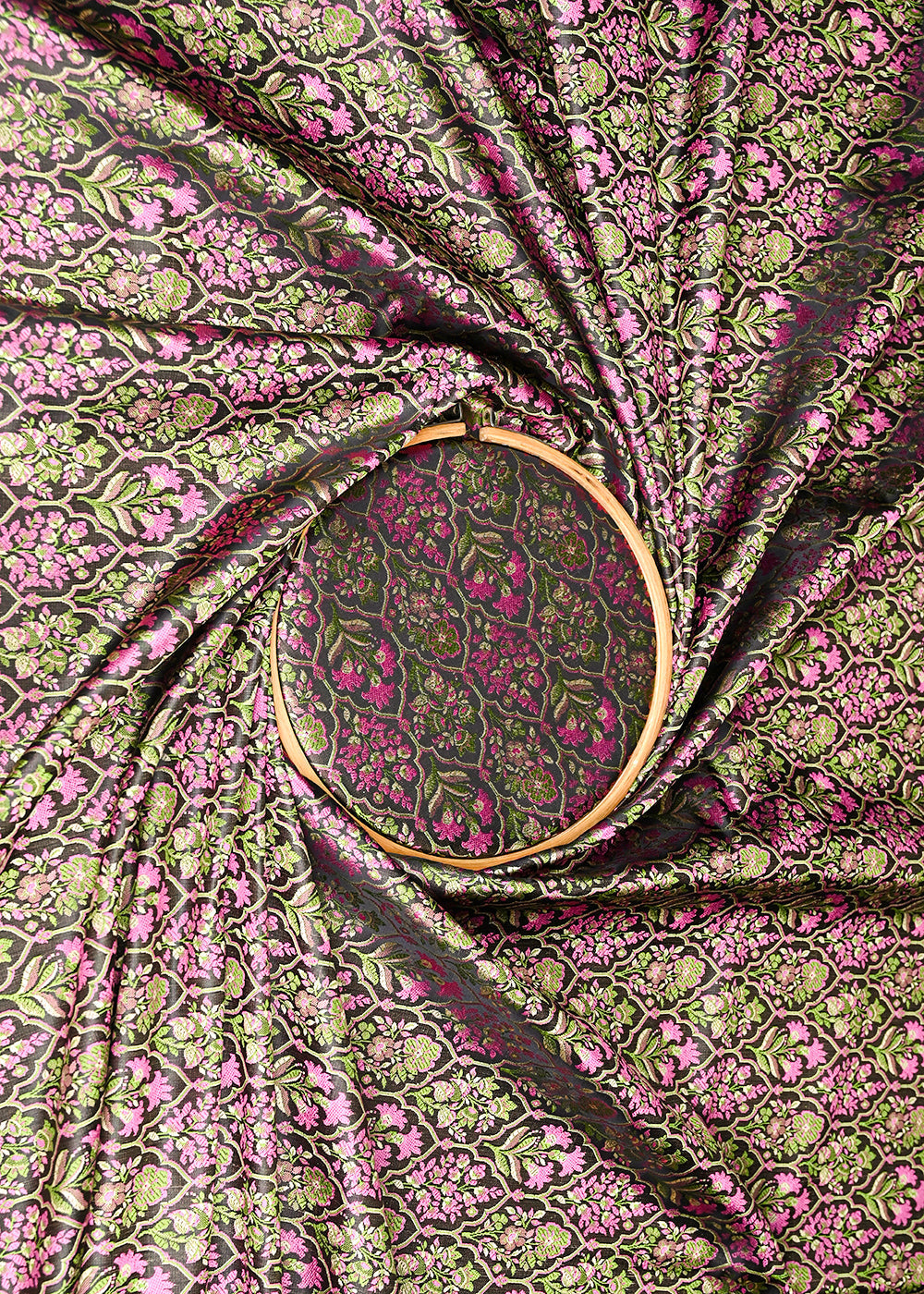 Black-Banarasi-Brocade-Fabric-With-All-Over-Thread-And-Golden-Zari-Handloom-21067-close-view