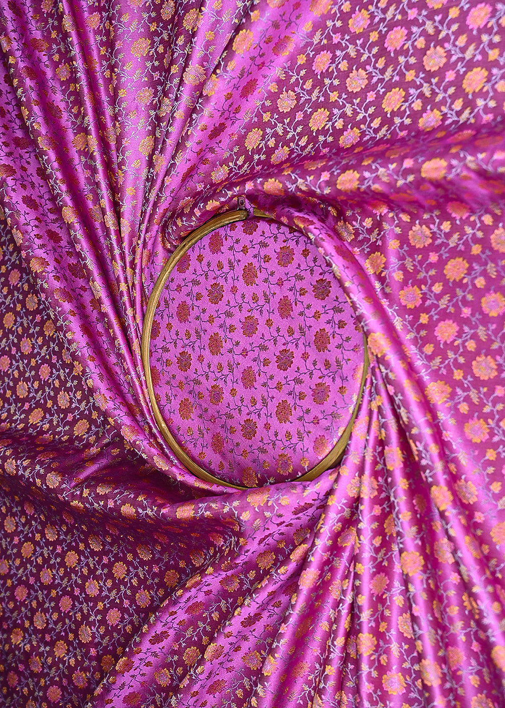 Dark-Lavender-Banarasi-Brocade-Fabric-With-All-Over-Thread-And-Zari-Handloom-21255-close-view