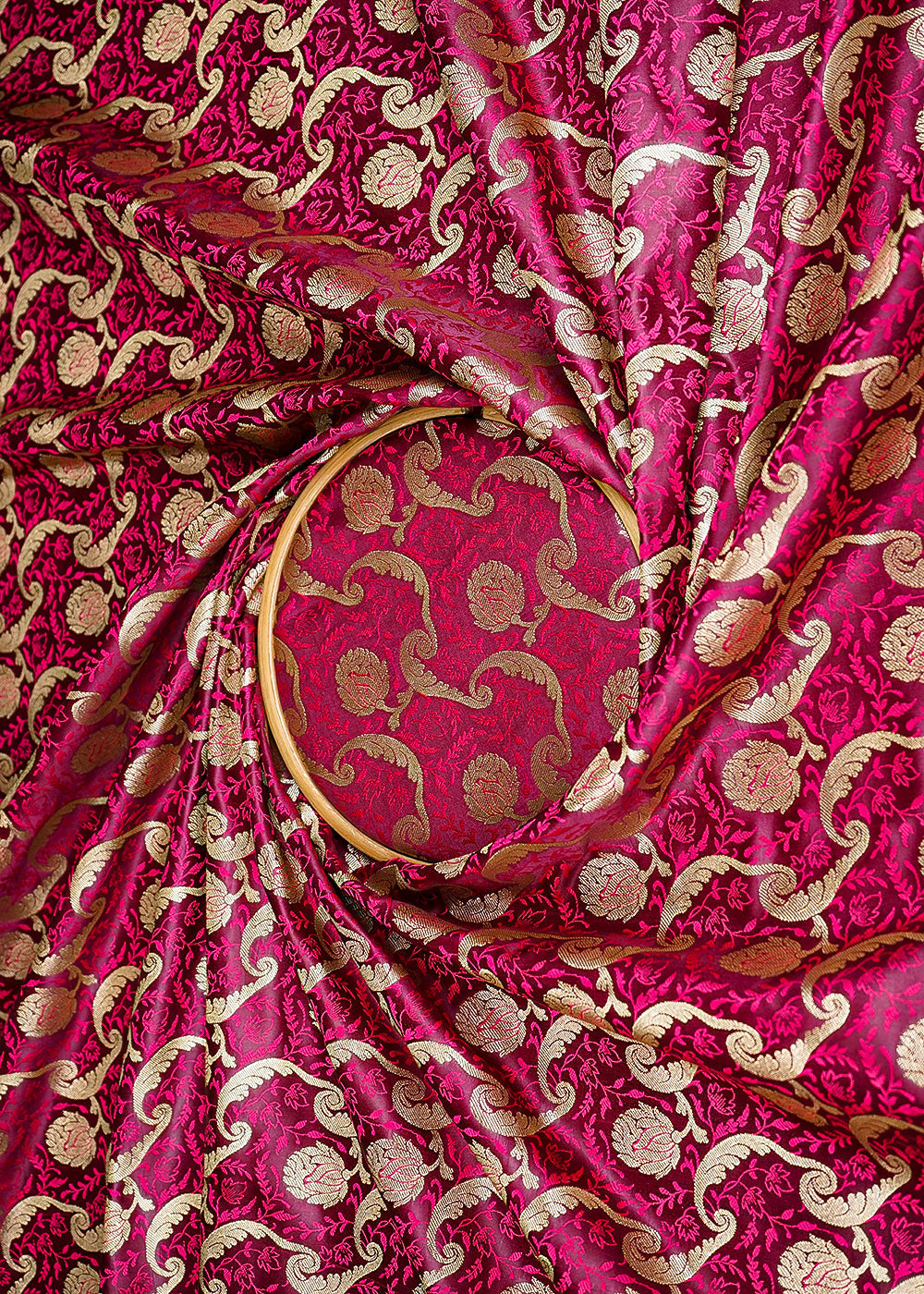 Wine-Banarasi-Brocade-Fabric-With-All-Over-Thread-And-Zari-Handloom-21273-close-view