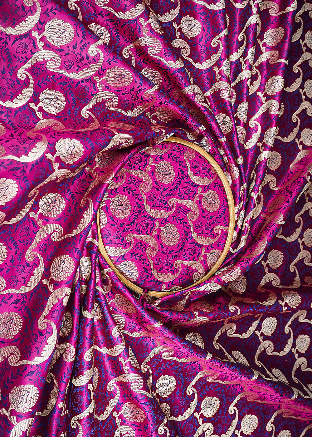 Magenta-Banarasi-Brocade-Fabric-With-All-Over-Thread-And-Zari-Handloom-21280-close-view