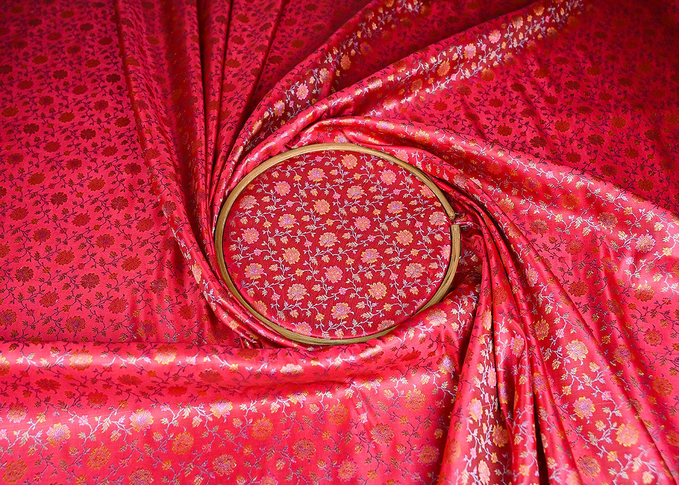 Pink Banarasi Brocade Fabric With All Over Thread And Zari Handloom 21303