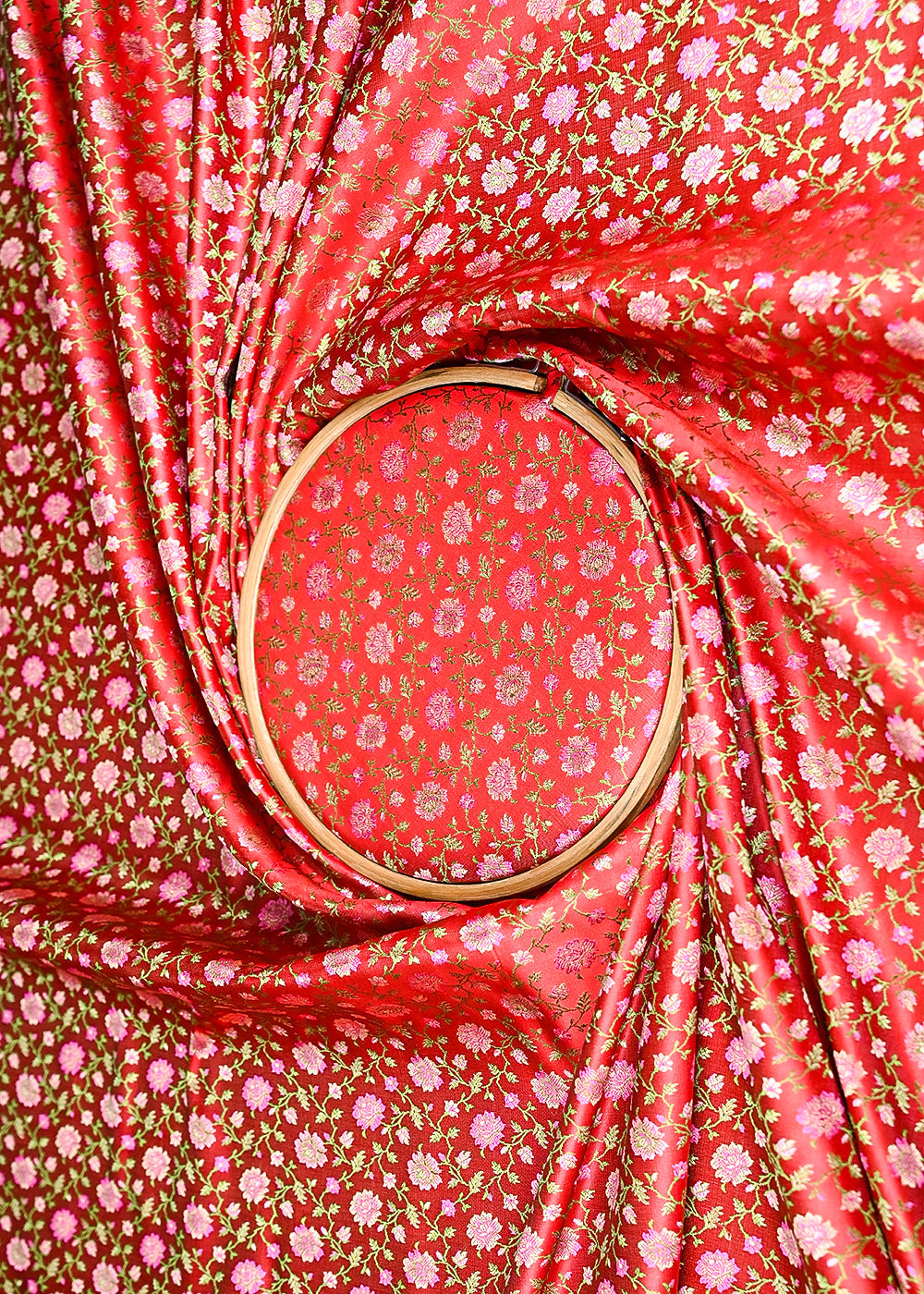 Red-Banarasi-Brocade-Fabric-With-All-Over-Thread-And-Zari-Handloom-21304-close-view