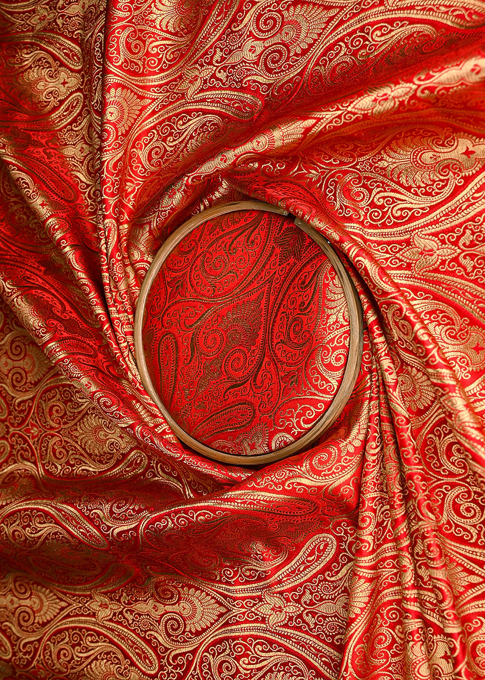 Red-Banarasi-Brocade-Fabric-With-All-Over-Golden-Zari-Handloom-21312-close-view
