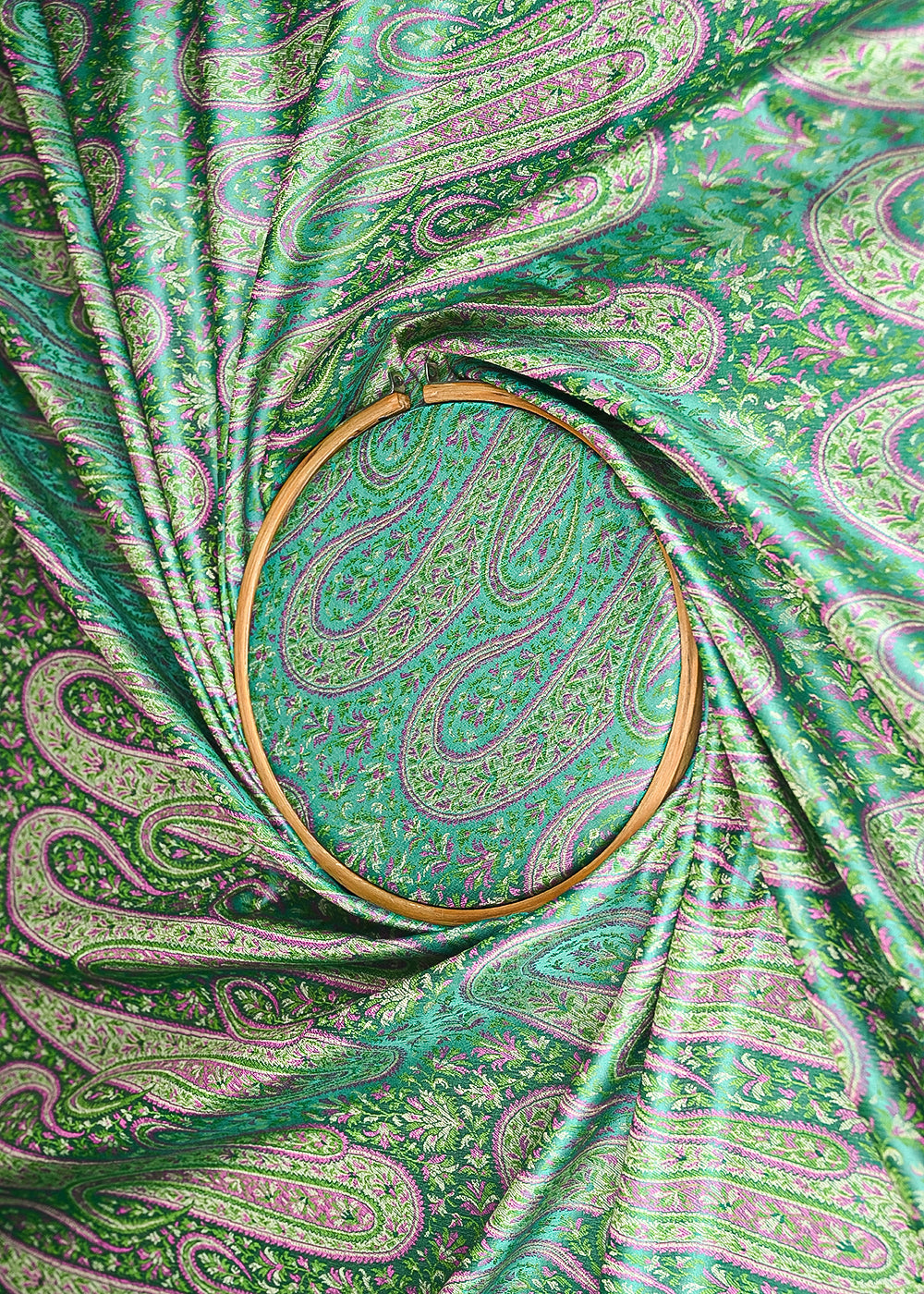 Rama-Green-Banarasi-Brocade-Fabric-With-All-Over-Thread-And-Golden-Zari-Handloom-21417-close-view