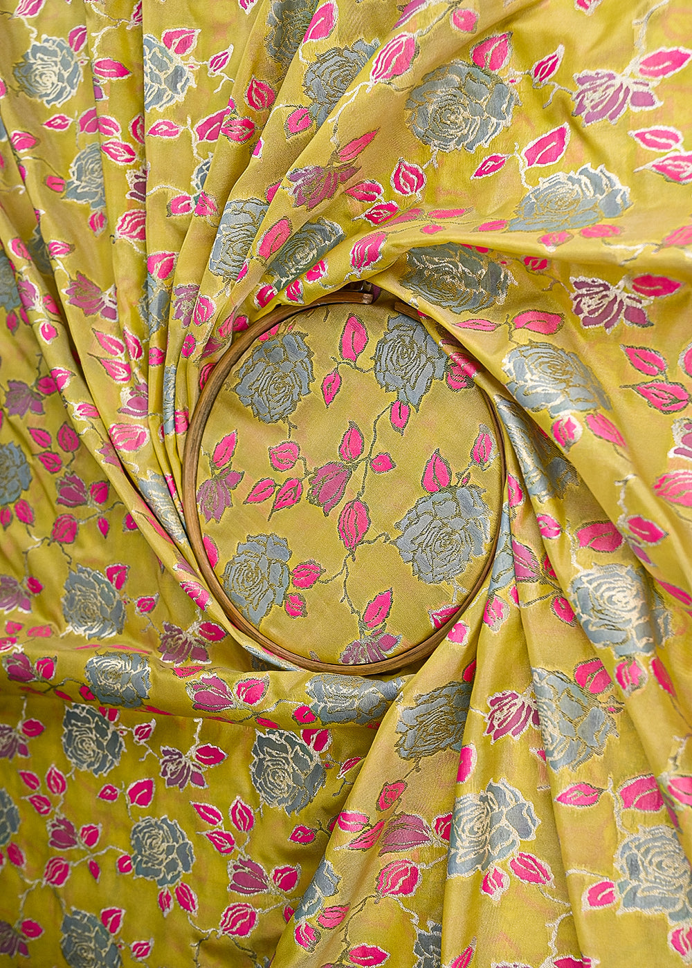 Light-Yellow-Banarasi-Brocade-Fabric-With-All-Over-Thread-And-Zari-Handloom-21477-close-view