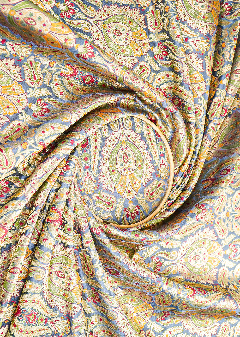 Grey-Pure-Banarasi-Brocade-Fabric-With-All-Over-Thread-And-Zari-Handloom-21543-close-view