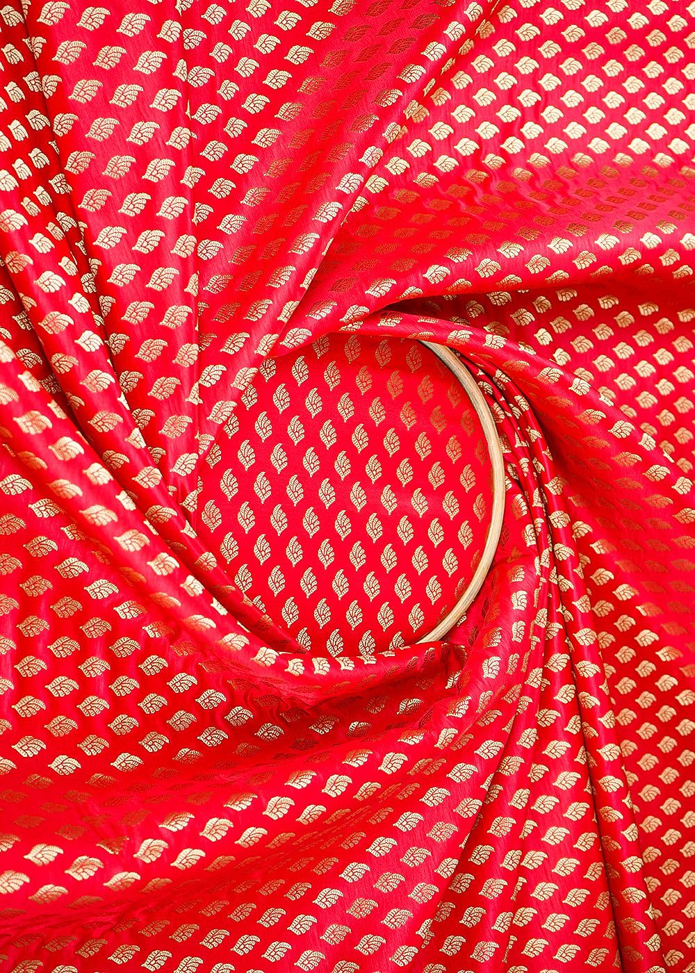 Red-Banarasi-Brocade-Fabric-With-All-Over-Golden-Zari-Handloom-21546-close-view