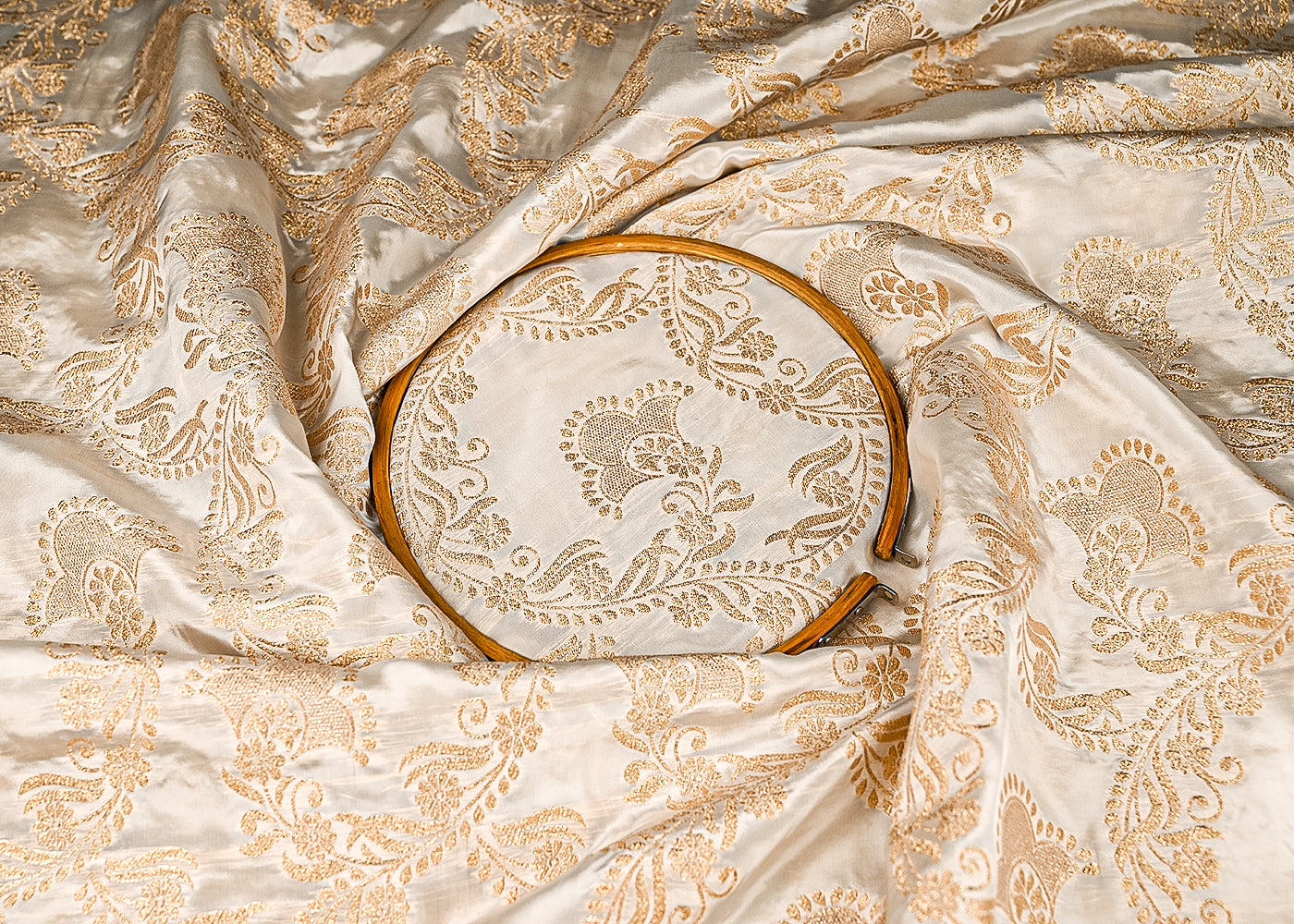 White Dyeable Crepe Fabric With All Over Zari Handloom 21688