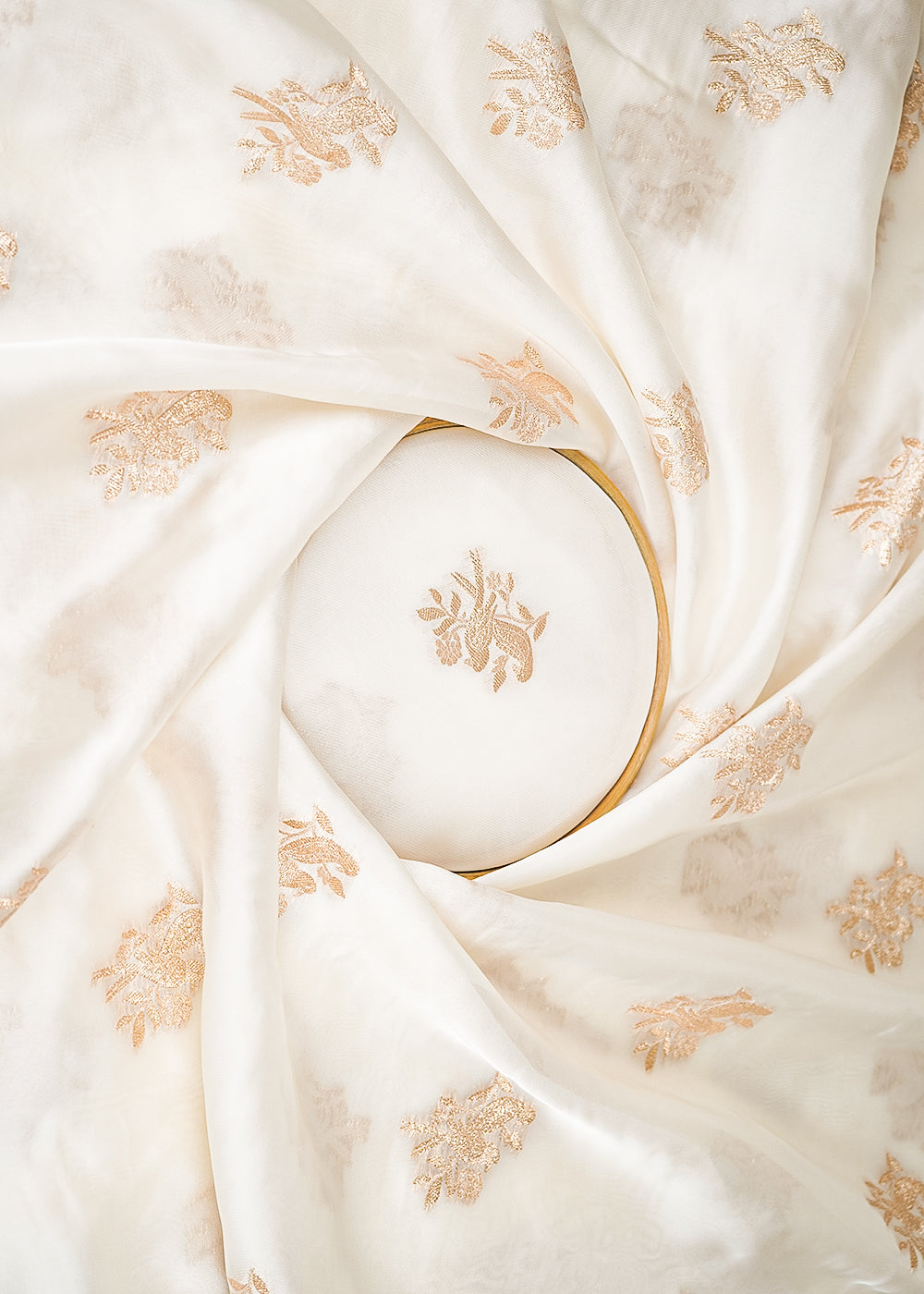 White-Dyeable-Organza-Satin-Fabric-With-All-Over-Zari-Handloom-21701-close-view