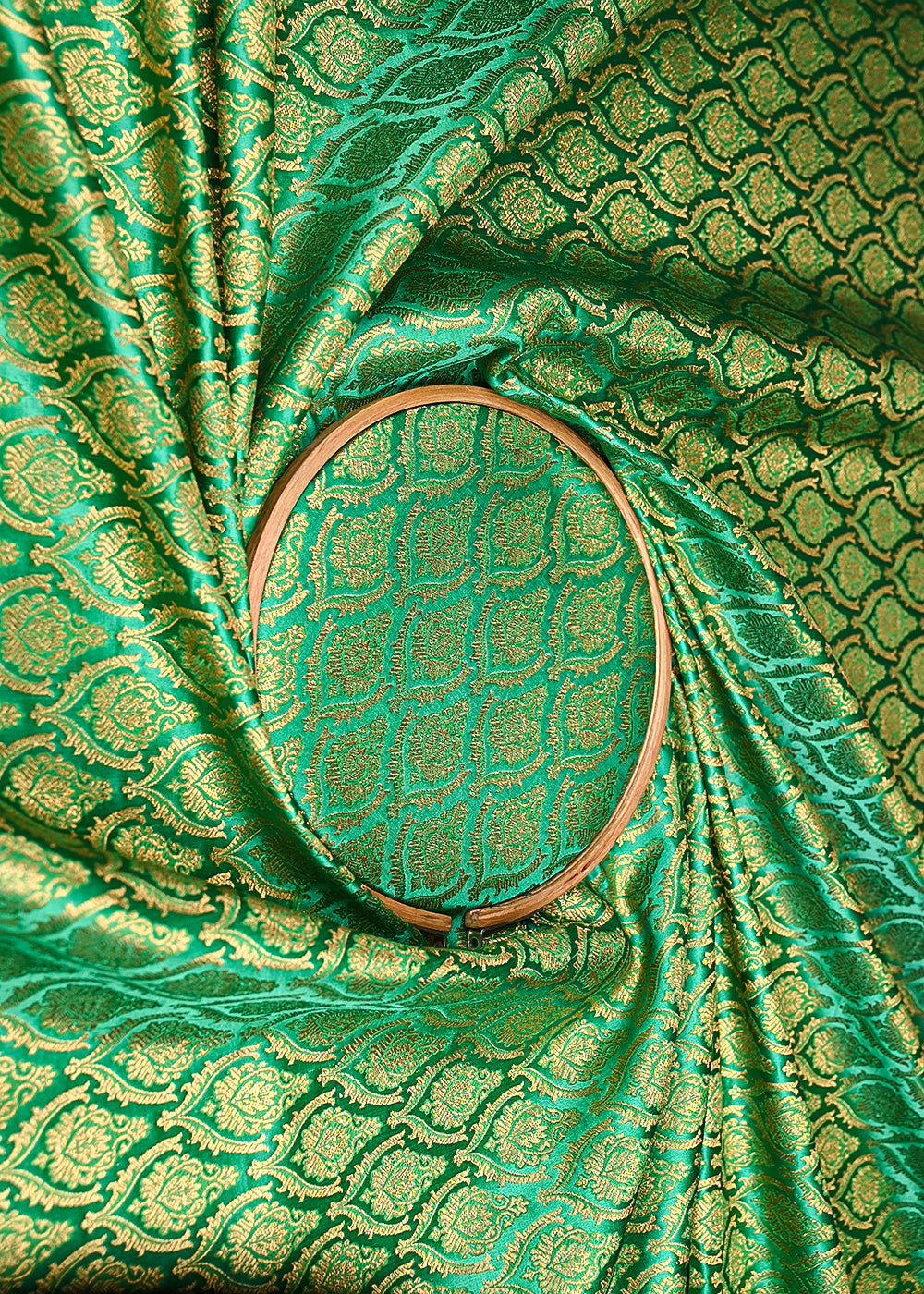 Green-Banarasi-Brocade-Fabric-With-All-Over-Thread-And-Golden-Zari-Handloom-21824-close-view