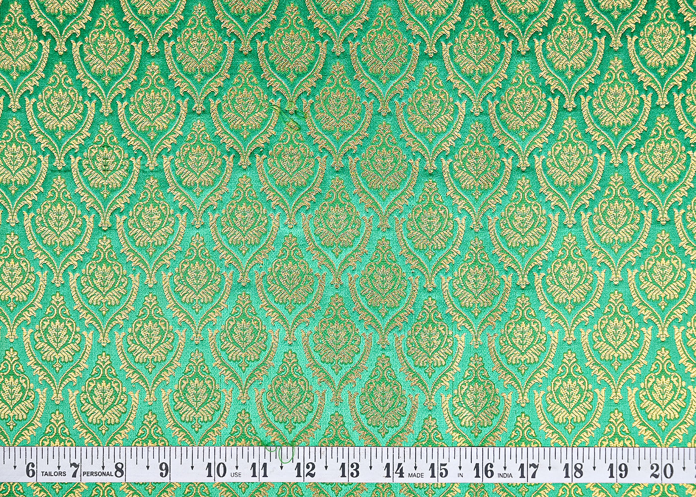 Green-Banarasi-Brocade-Fabric-With-All-Over-Thread-And-Golden-Zari-Handloom-21824-measurement-view