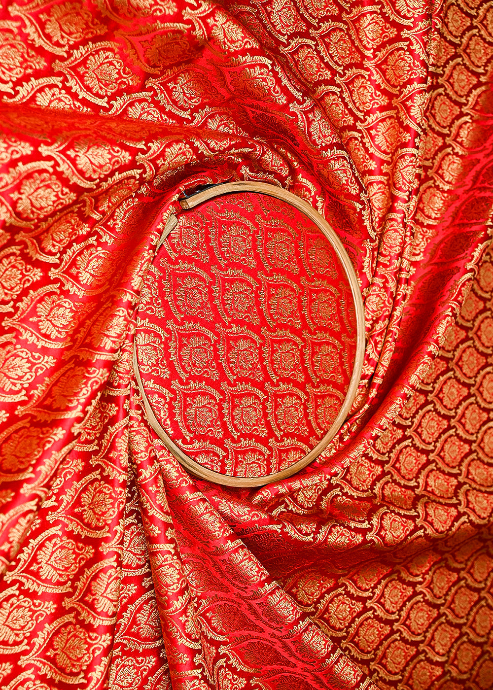 Red-Banarasi-Brocade-Fabric-With-All-Over-Thread-And-Golden-Zari-Handloom-21826-close-view