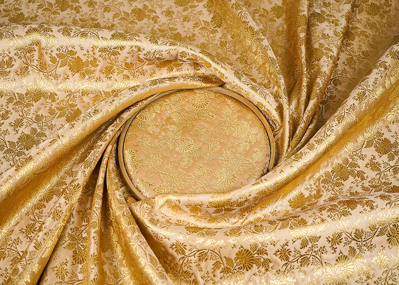 Golden-Banarasi-Brocade-Fabric-With-All-Over-Golden-Zari-Handloom-21840-close-view